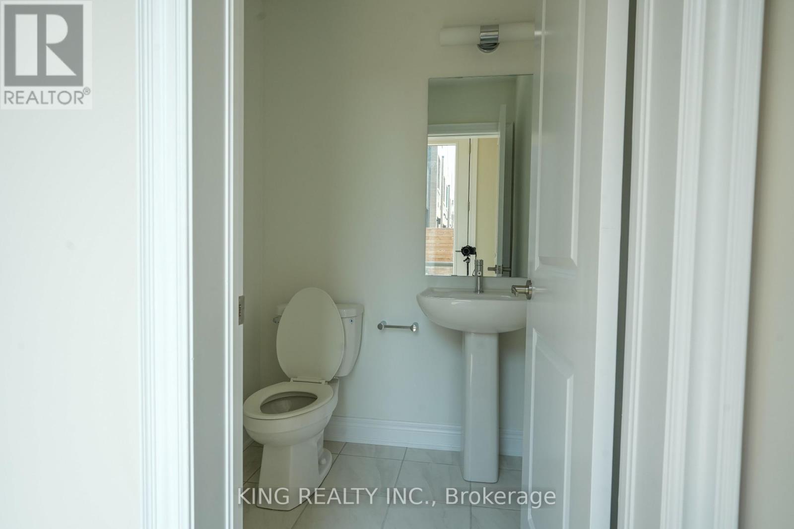 Photo 13 of 52 2273 Turnberry Road, Burlington ON