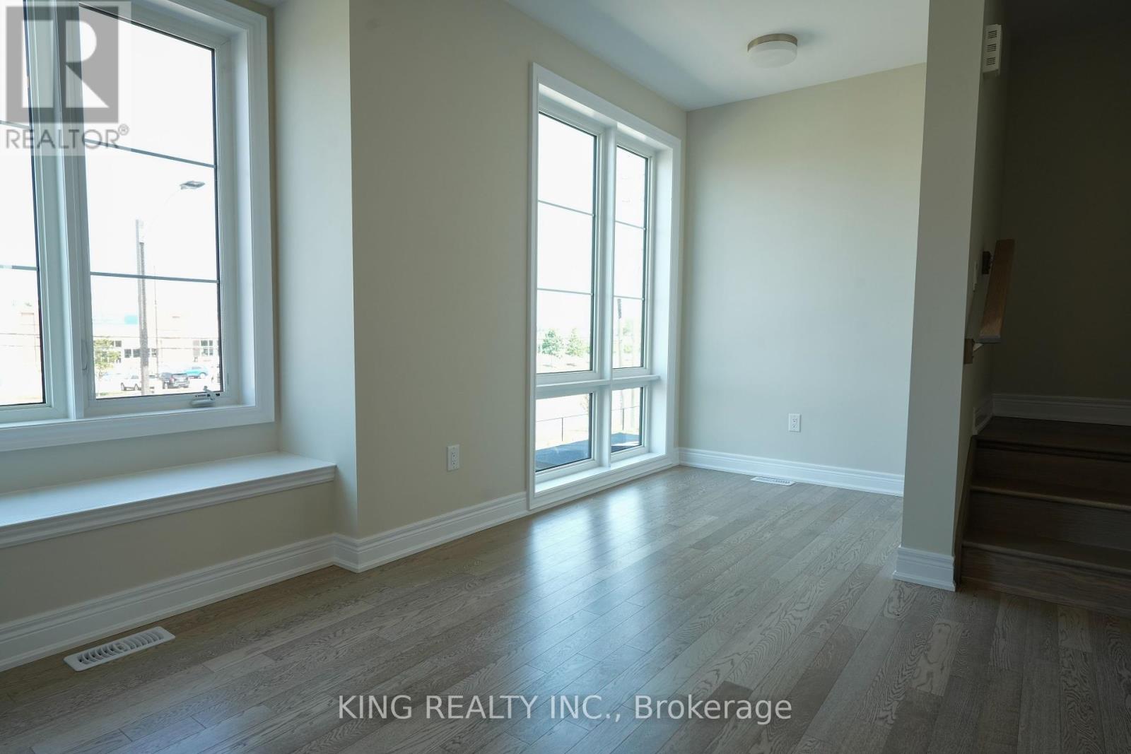 Photo 19 of 52 2273 Turnberry Road, Burlington ON
