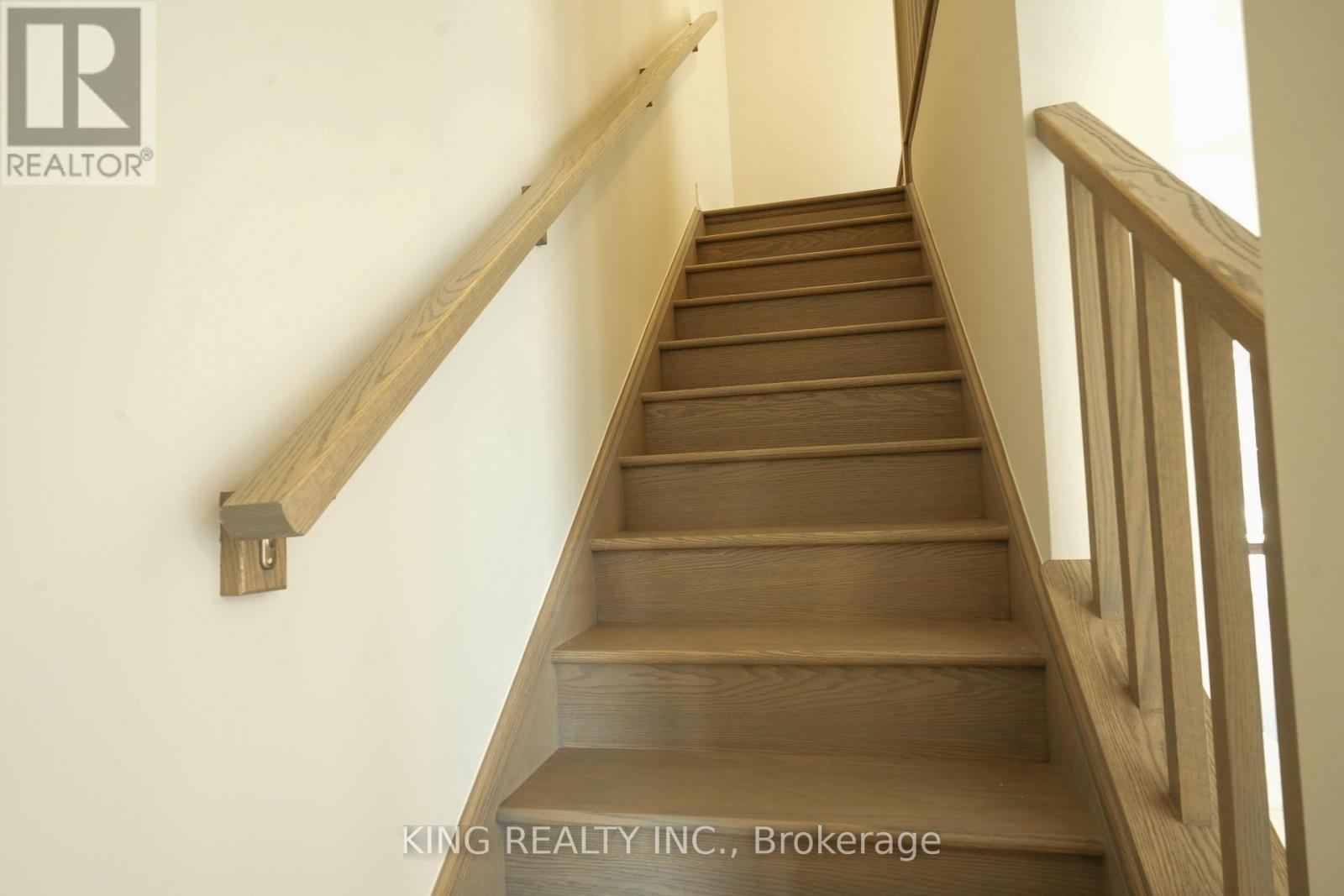 Photo 21 of 52 2273 Turnberry Road, Burlington ON