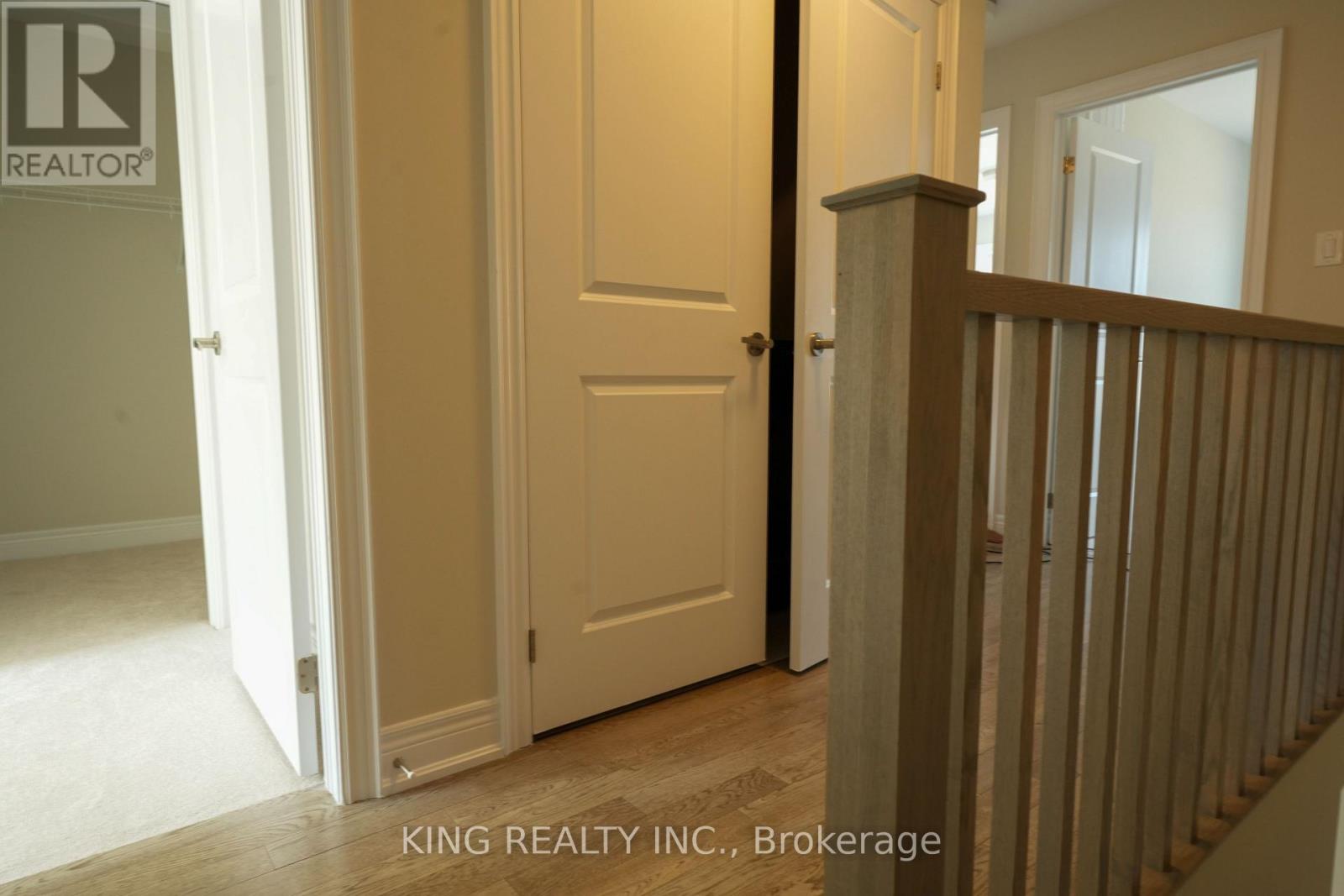 Photo 22 of 52 2273 Turnberry Road, Burlington ON