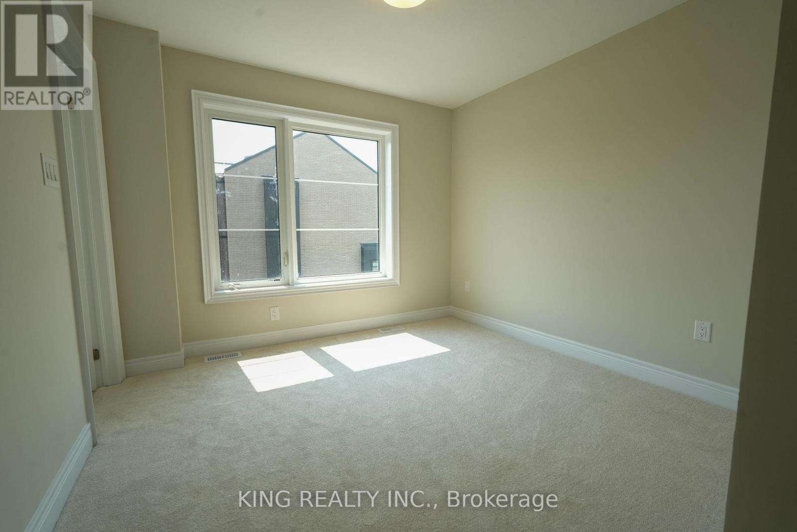 Photo 24 of 52 2273 Turnberry Road, Burlington ON