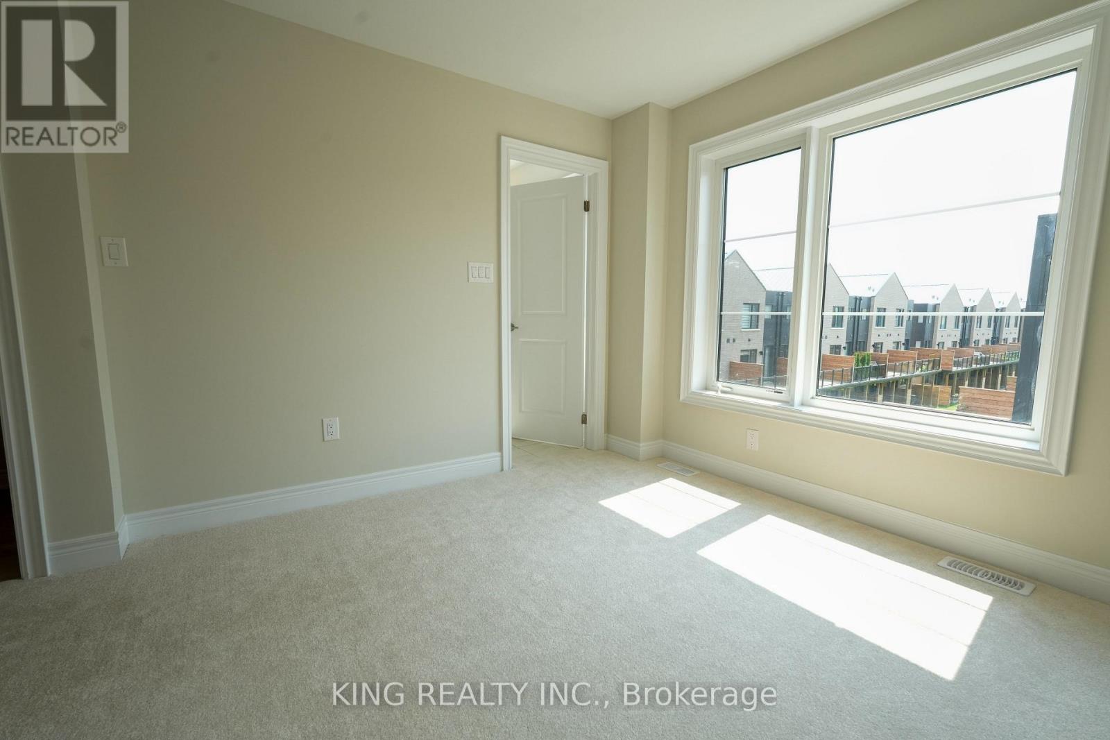 Photo 25 of 52 2273 Turnberry Road, Burlington ON