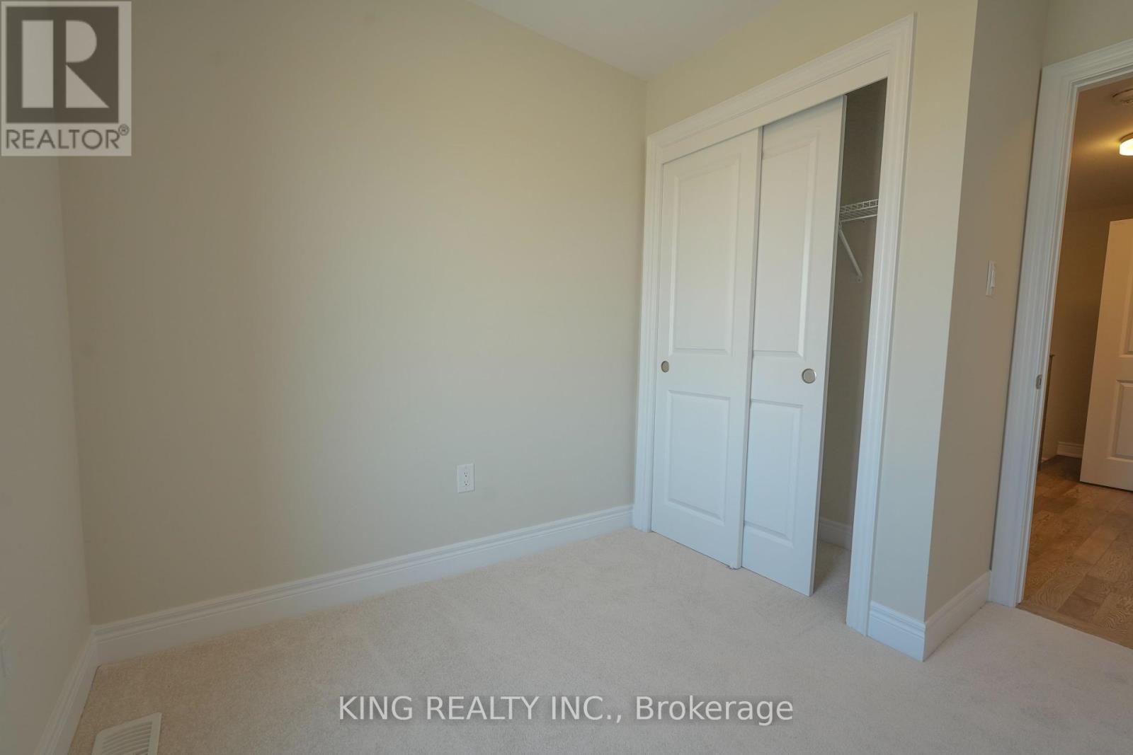 Photo 36 of 52 2273 Turnberry Road, Burlington ON