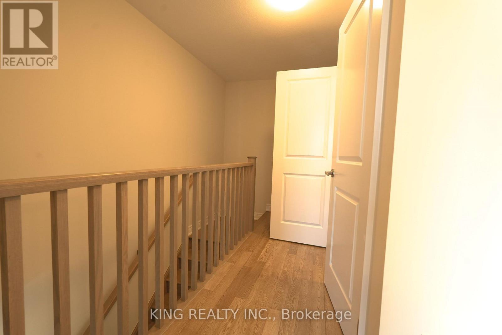 Photo 37 of 52 2273 Turnberry Road, Burlington ON