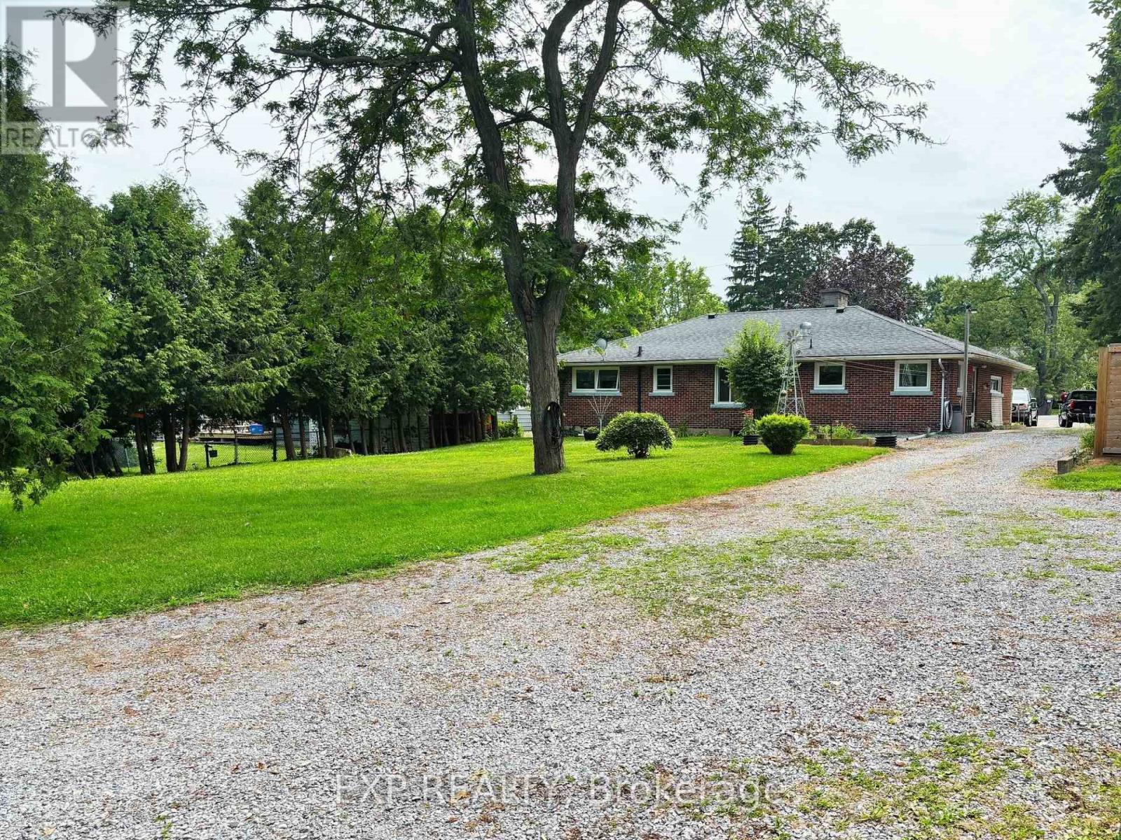 Photo 11 of 517 Norfolk Street S, Norfolk ON