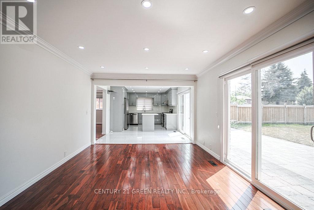 Photo 2 of 236 Ingleton Boulevard, Toronto ON