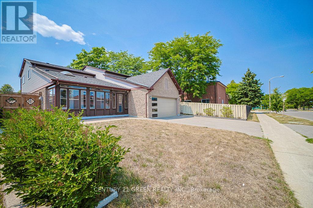 Photo 47 of 236 Ingleton Boulevard, Toronto ON