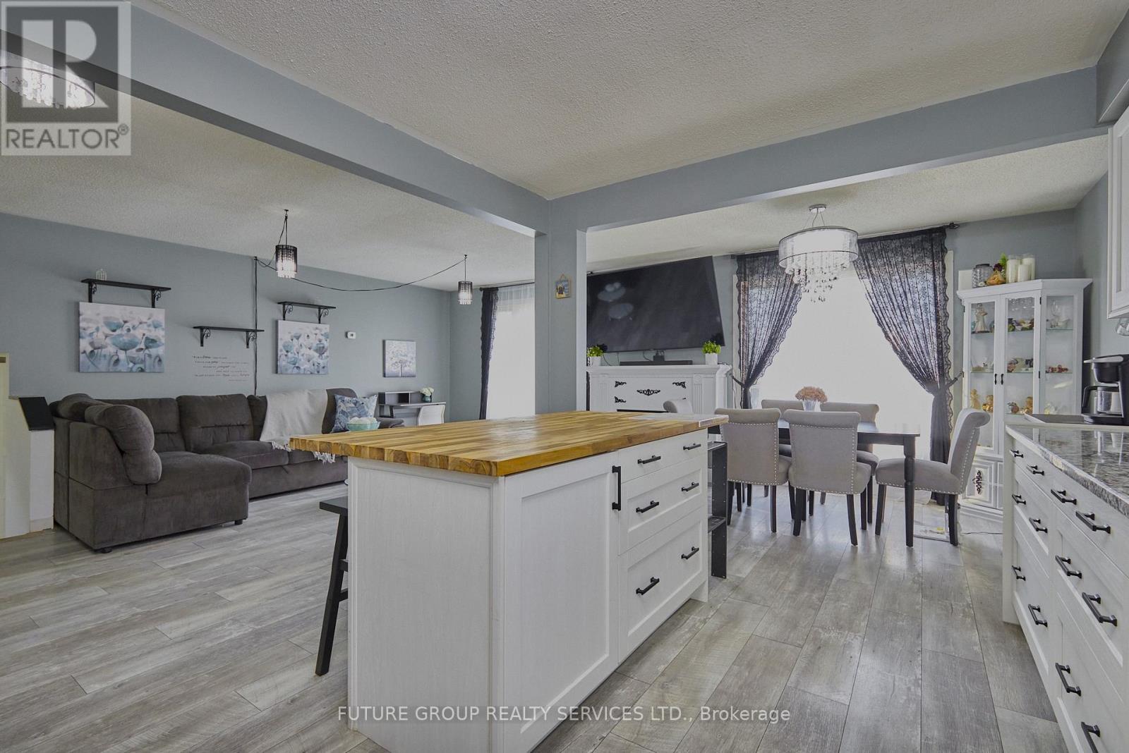 Photo 12 of 5 Burke Street, Georgina ON