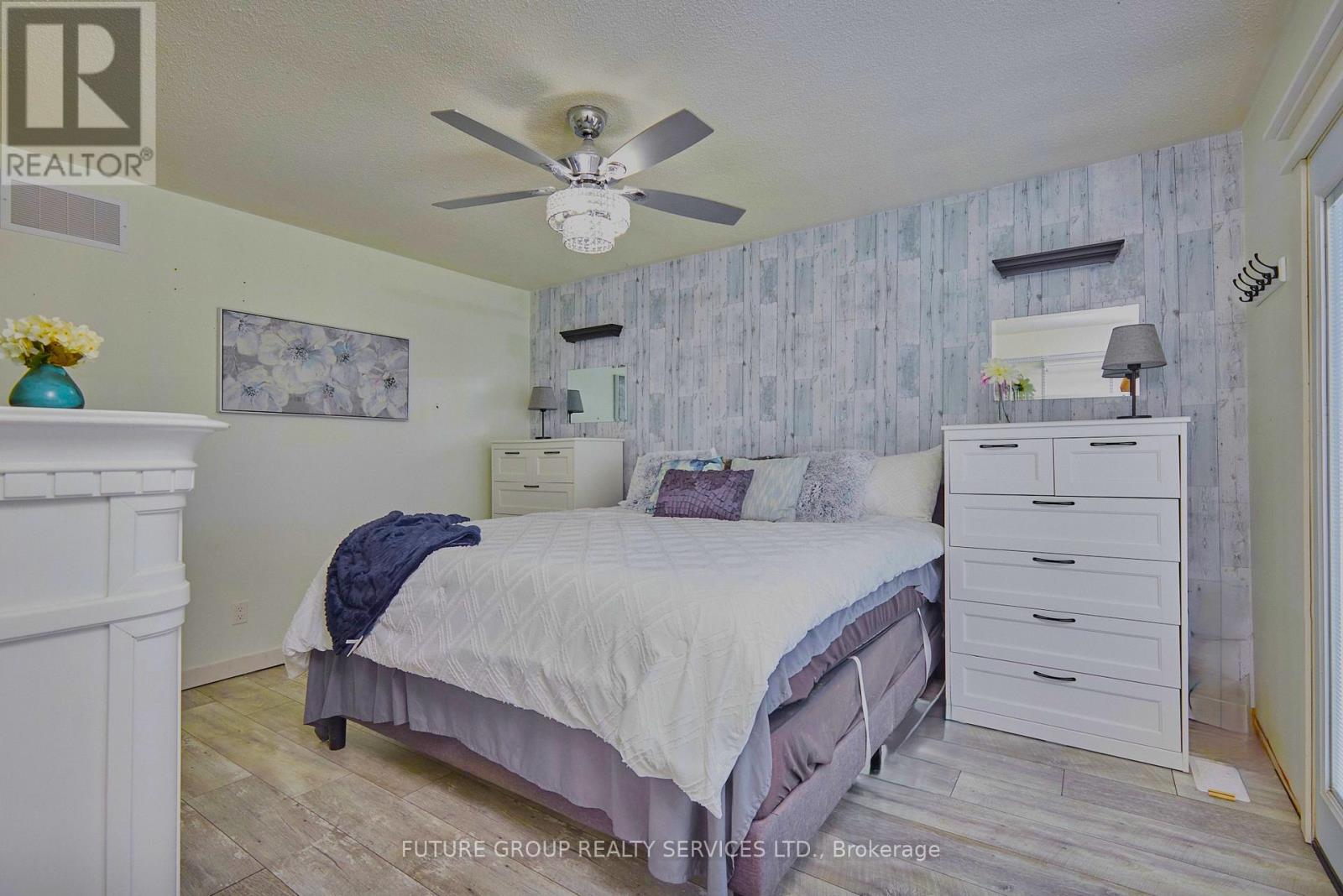 Photo 14 of 5 Burke Street, Georgina ON