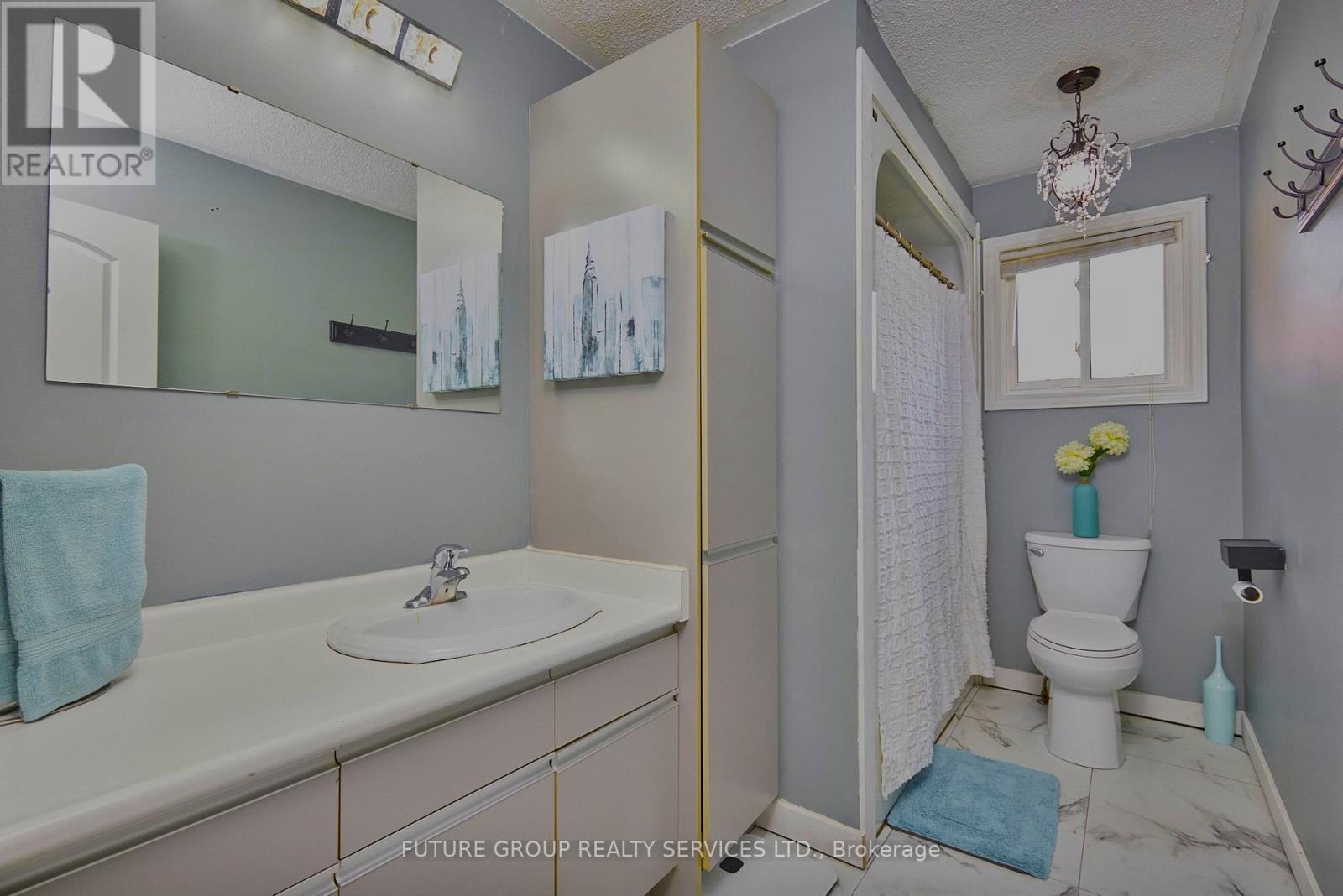 Photo 18 of 5 Burke Street, Georgina ON