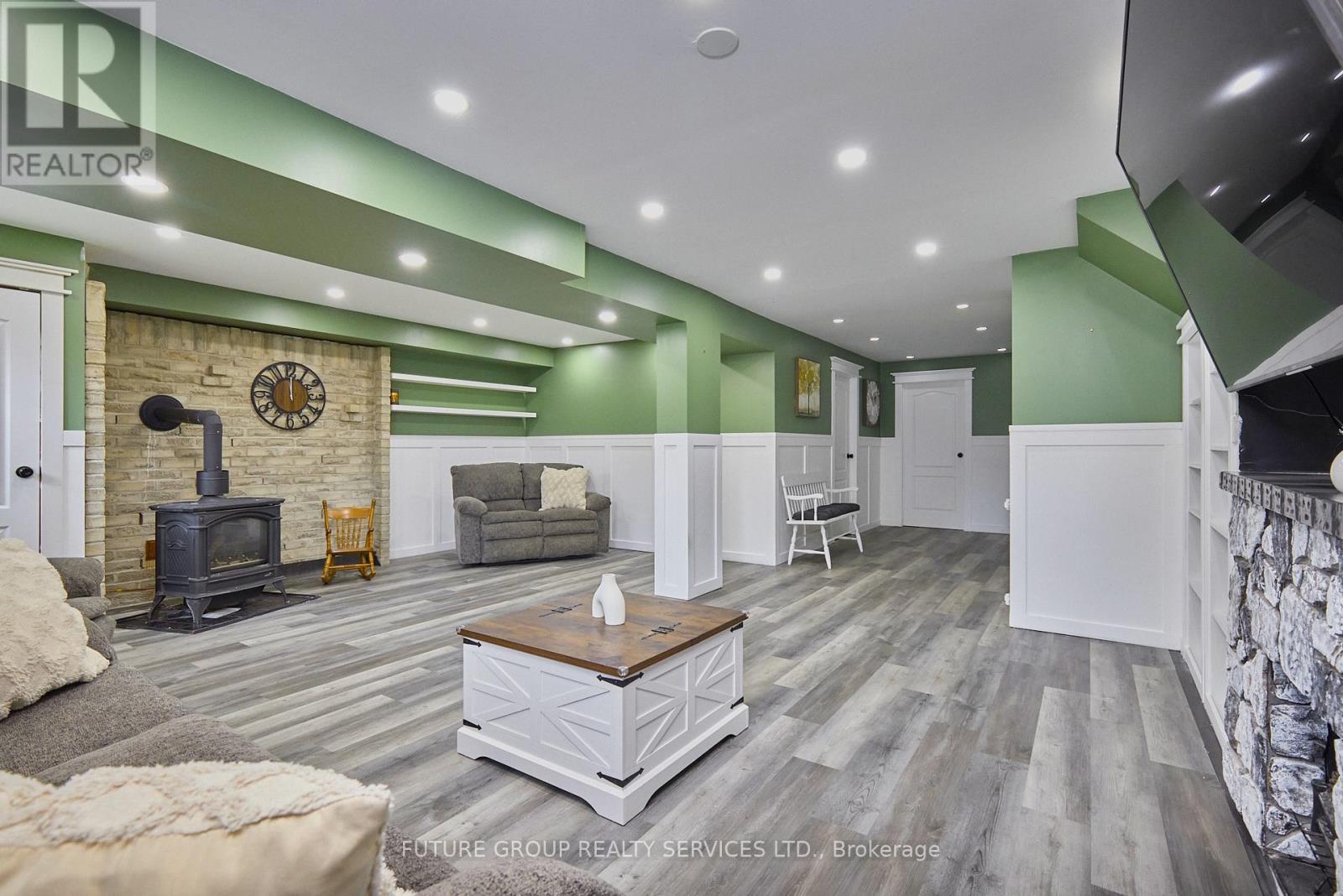 Photo 20 of 5 Burke Street, Georgina ON