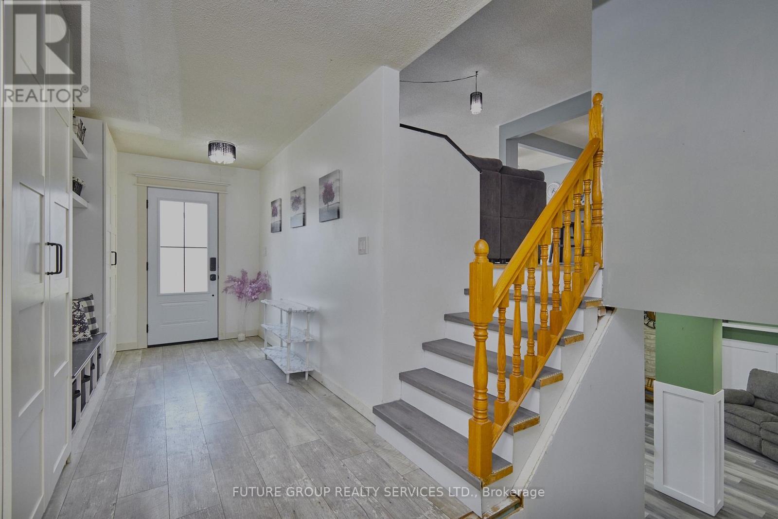 Photo 4 of 5 Burke Street, Georgina ON