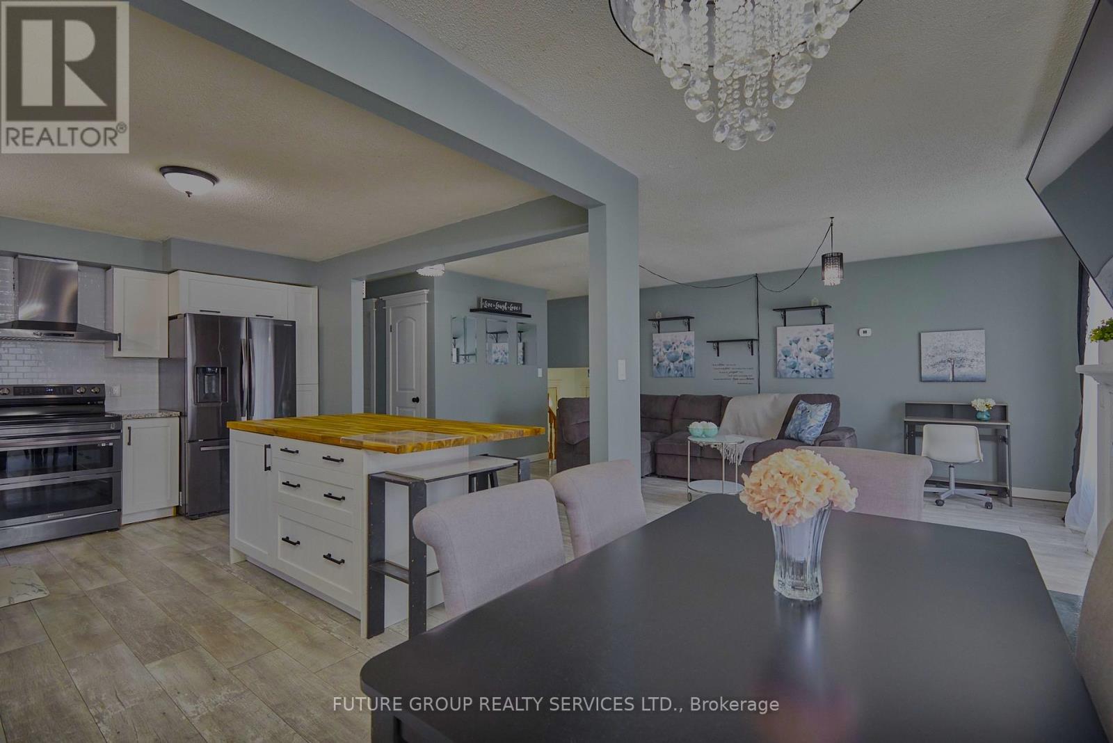 Photo 9 of 5 Burke Street, Georgina ON
