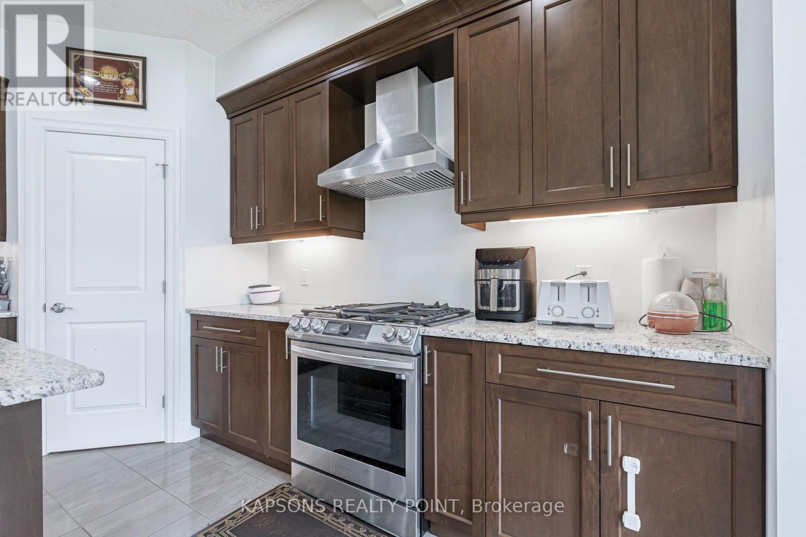 Photo 31 of 2059 Bakervilla Street, London South ON