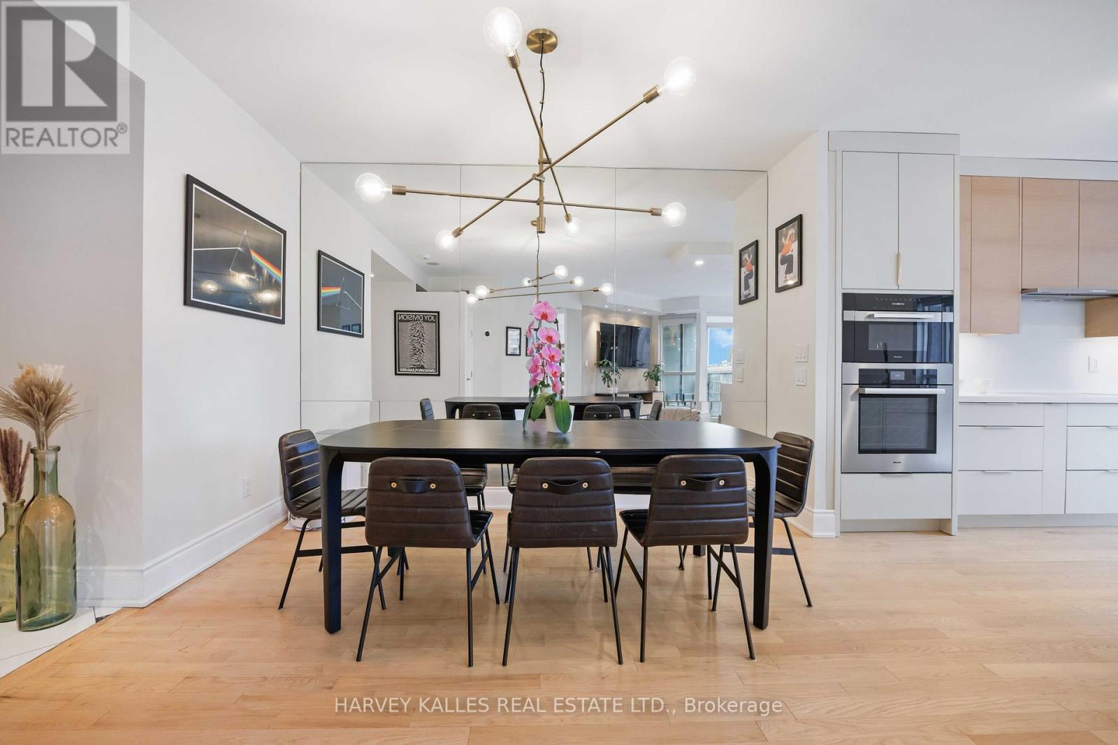 Photo 7 of 1403 10 Bellair Street, Toronto ON