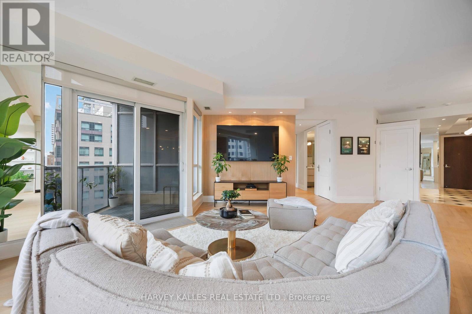 Photo 26 of 1403 10 Bellair Street, Toronto ON