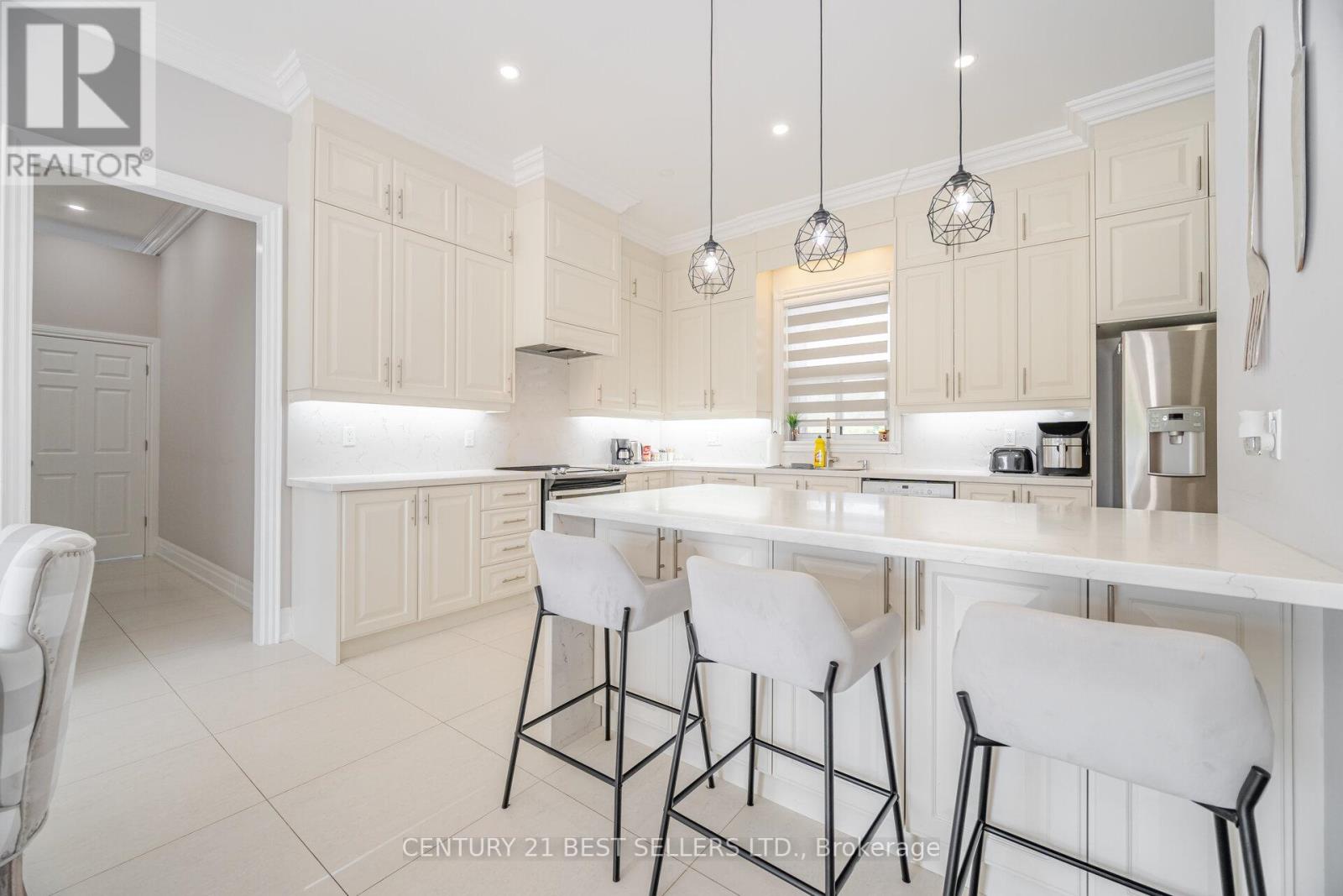 Photo 13 of 10108 Clarkway Drive, Brampton ON