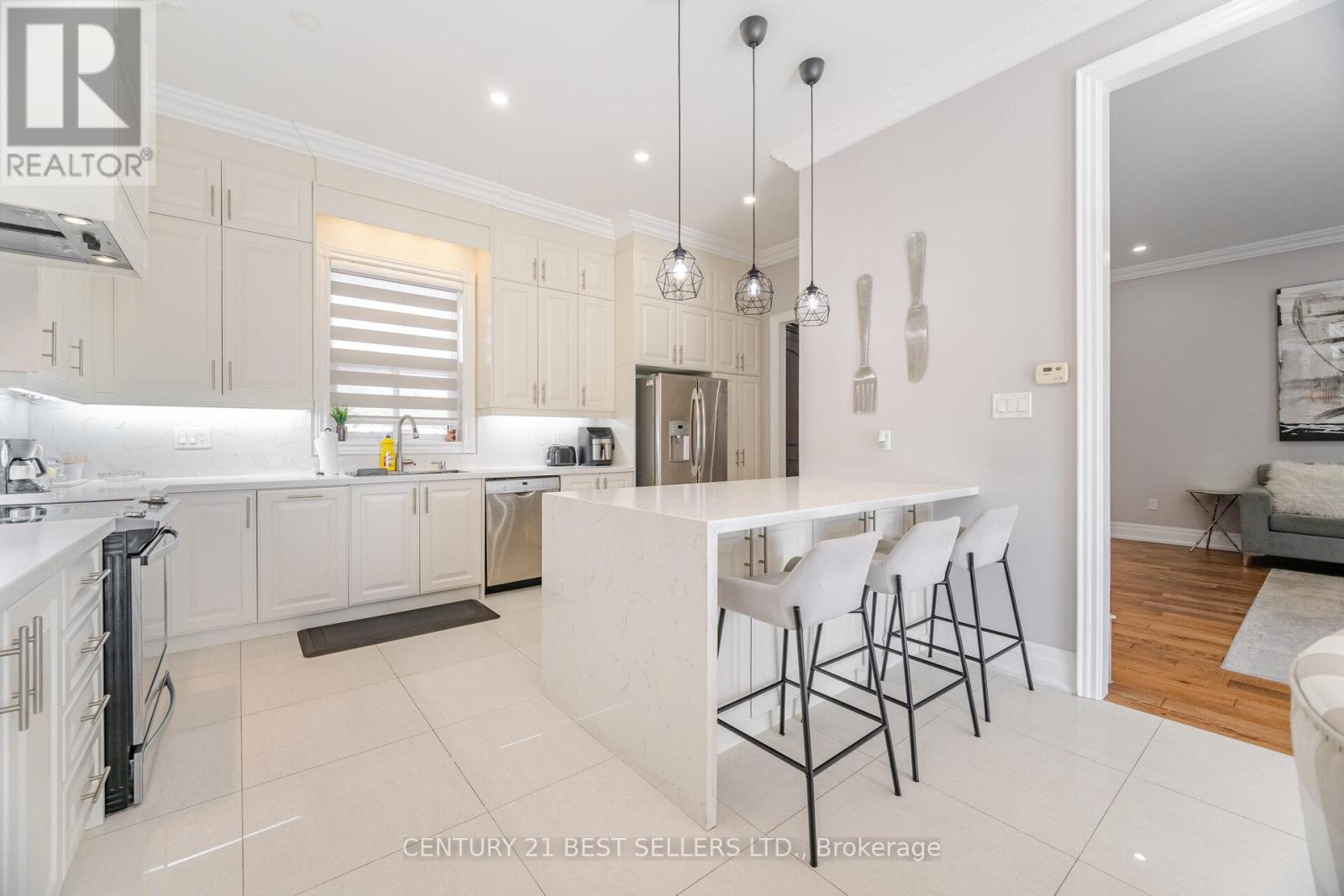 Photo 12 of 10108 Clarkway Drive, Brampton ON