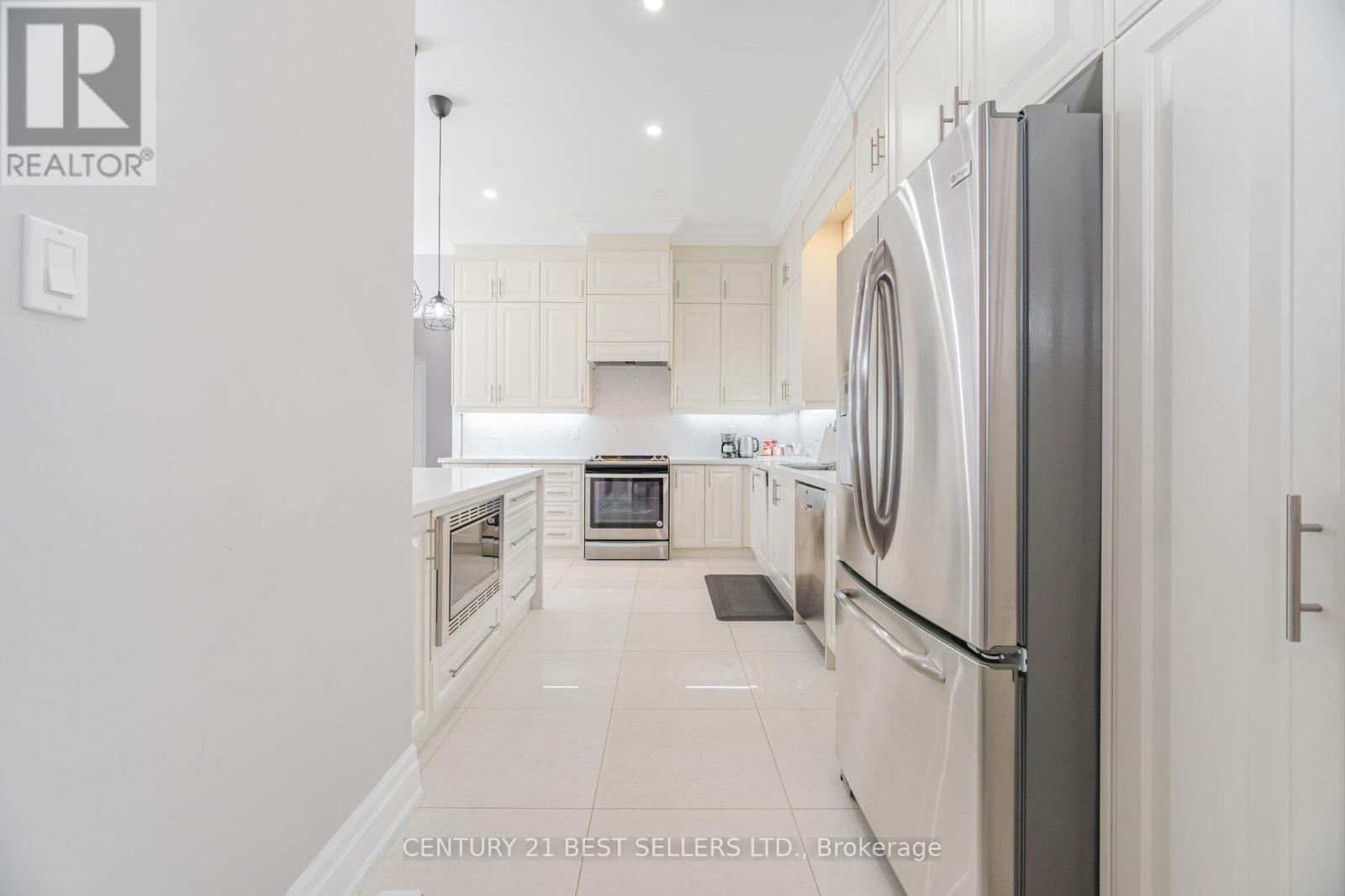 Photo 15 of 10108 Clarkway Drive, Brampton ON