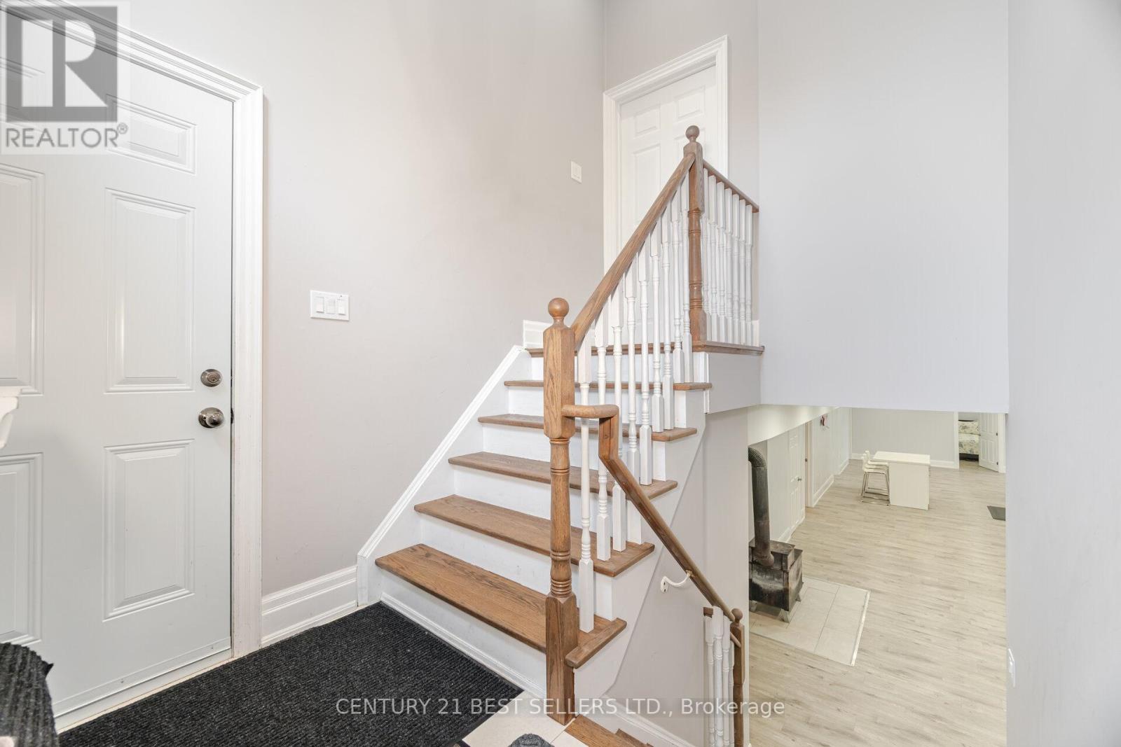 Photo 25 of 10108 Clarkway Drive, Brampton ON