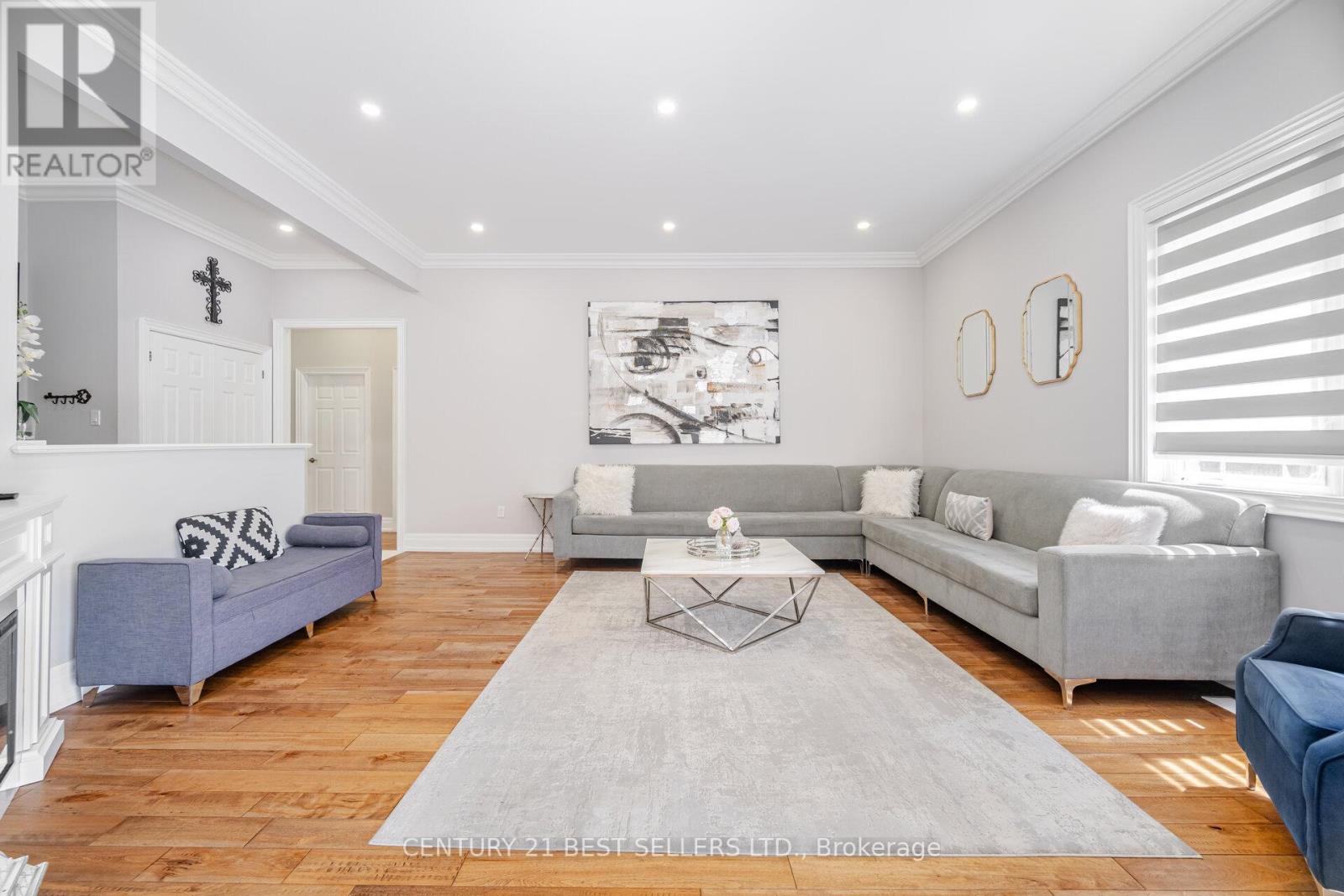 Photo 8 of 10108 Clarkway Drive, Brampton ON