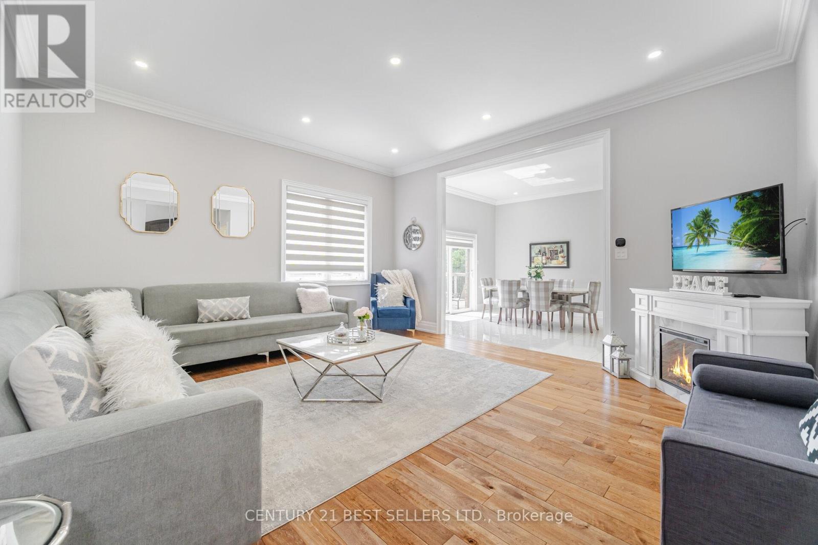 Photo 9 of 10108 Clarkway Drive, Brampton ON