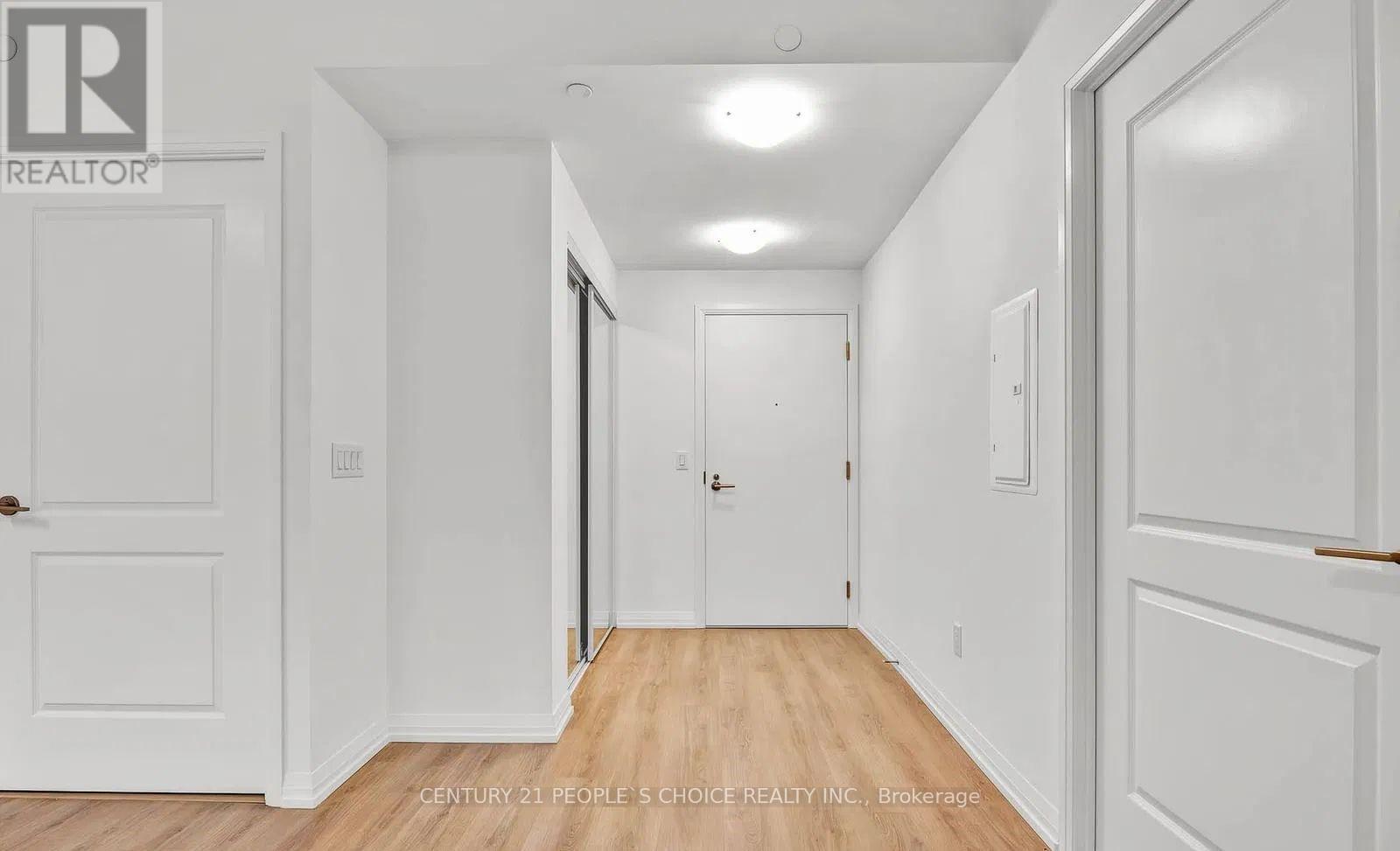 Photo 10 of 602 8 Widmer Street, Toronto ON