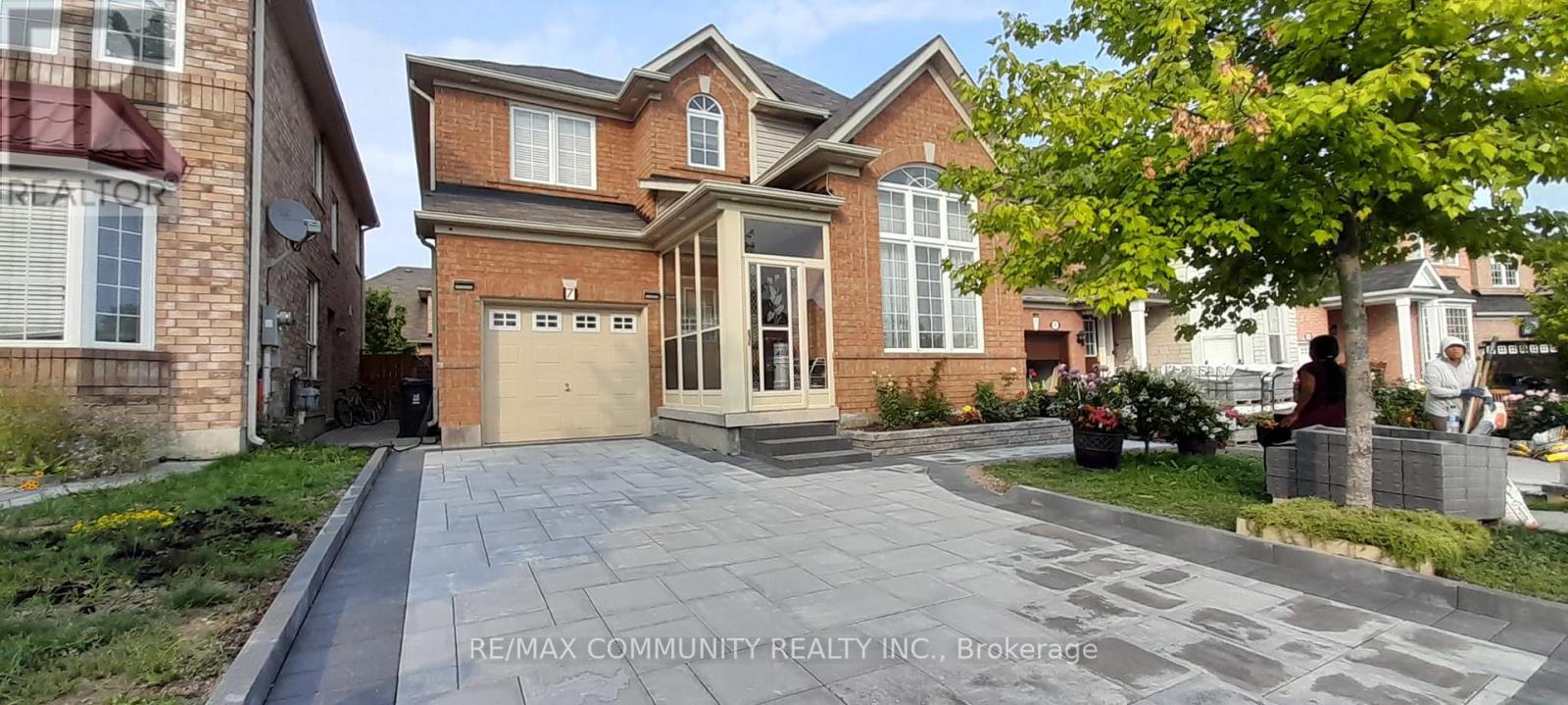 Photo 1 of 7 Wolverine Way, Toronto ON