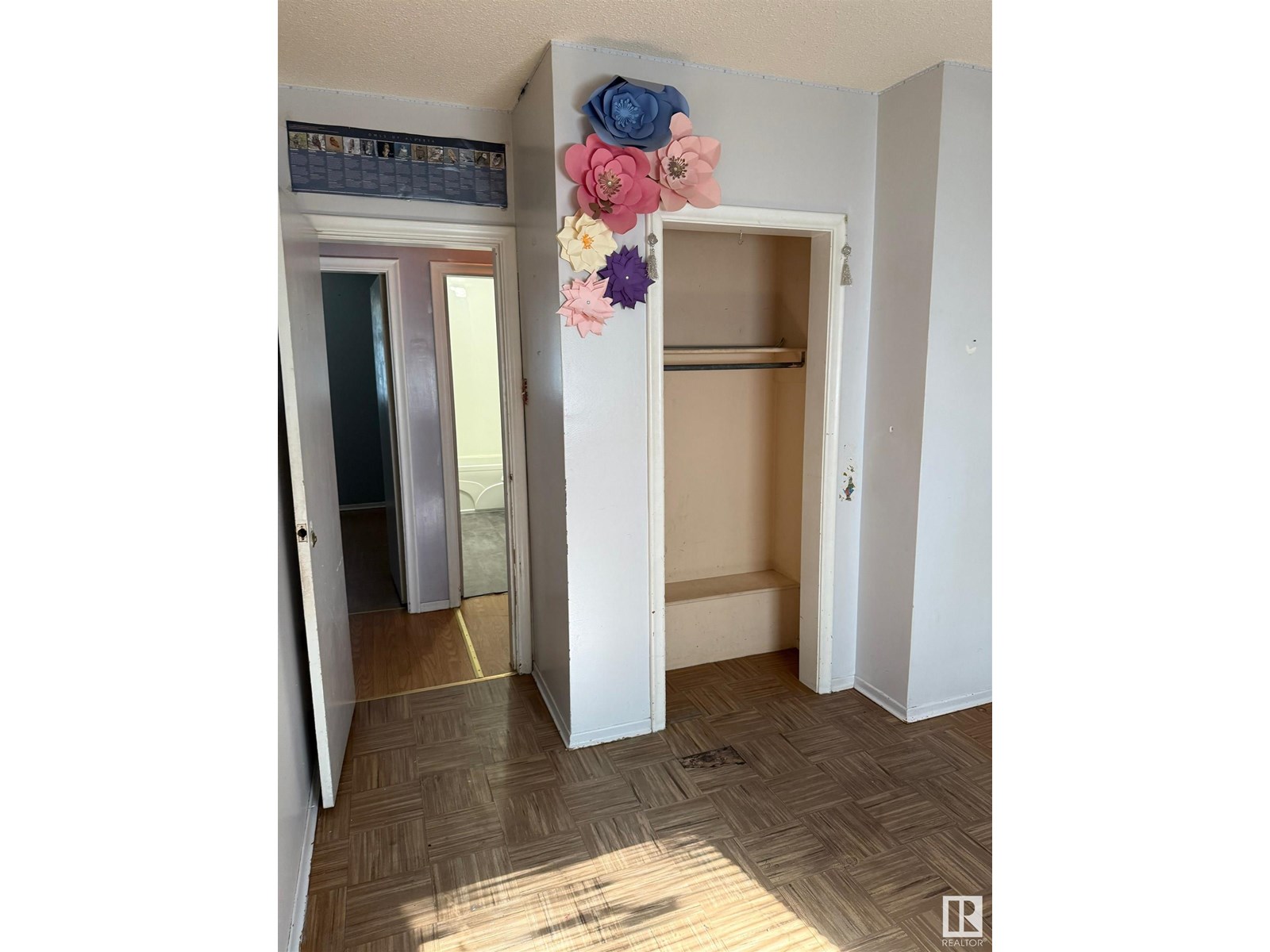 Photo 13 of 12425 126 St Nw, Edmonton AB