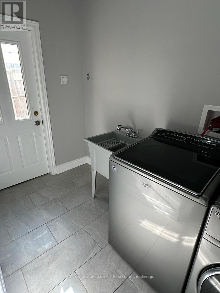 Photo 11 of 10 Pearl Street, Brantford ON