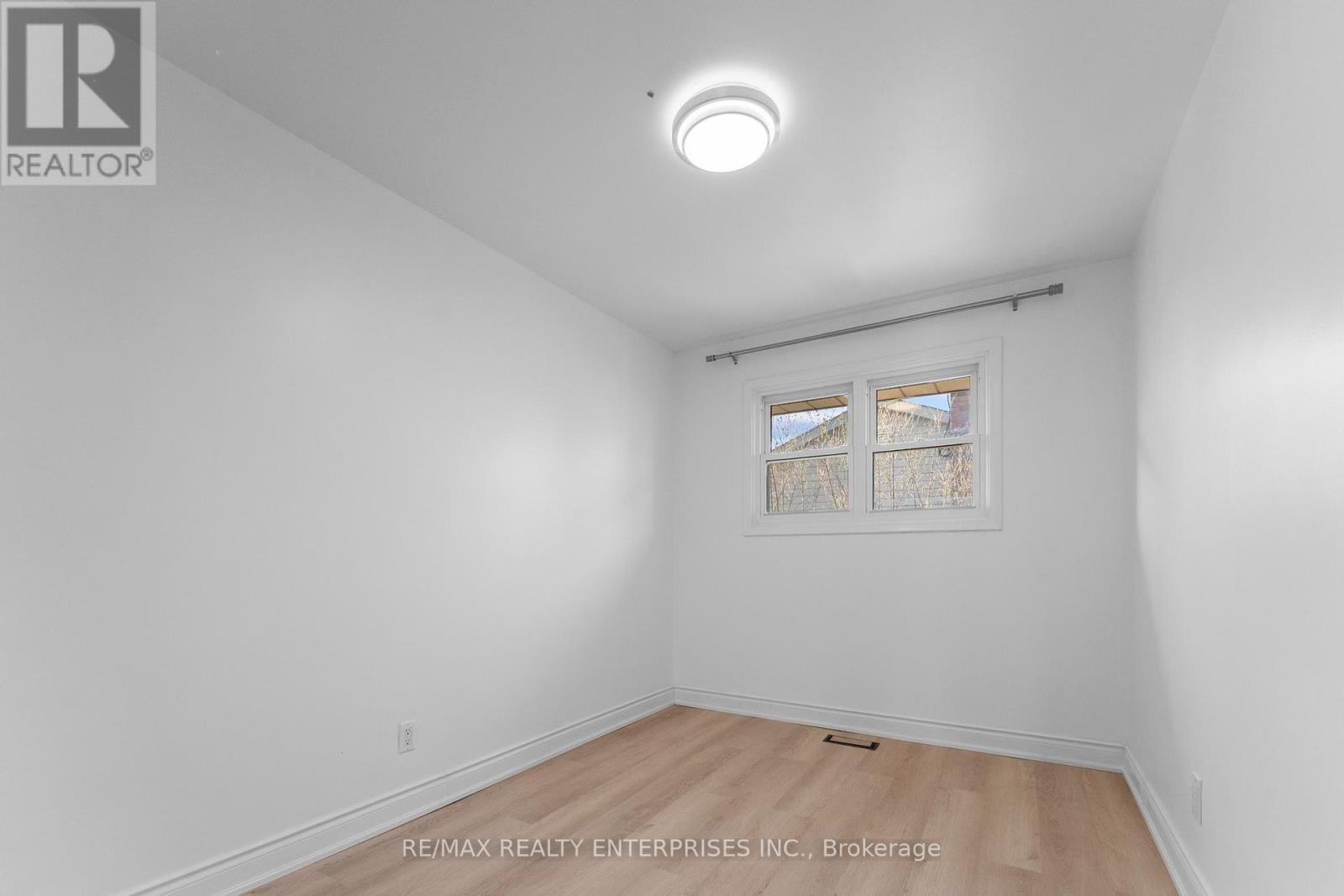 Photo 16 of 60 Wakelin Terrace, St Catharines ON