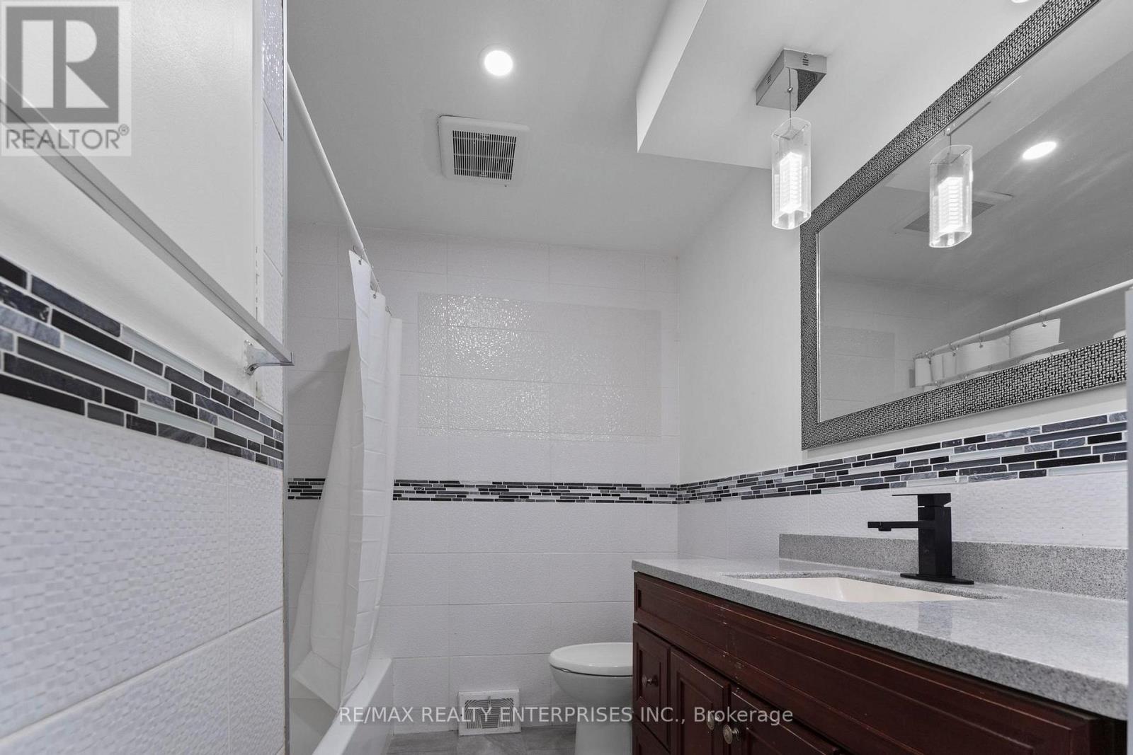Photo 8 of 60 Wakelin Terrace, St Catharines ON
