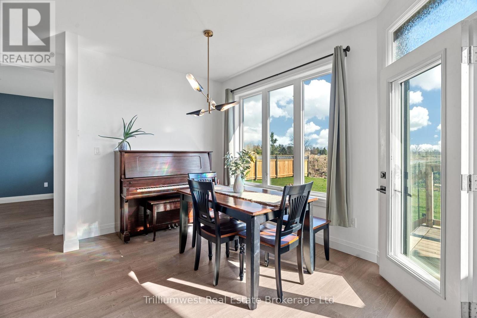 Single Family House Bungalow for Sale in  MCLEOD STREET North Middlesex (Parkhill) 