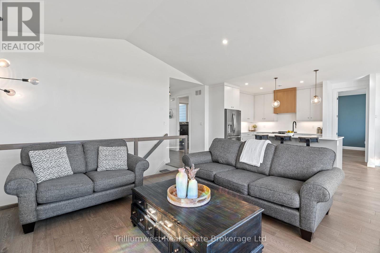 Single Family House Bungalow for Sale in  MCLEOD STREET North Middlesex (Parkhill) 