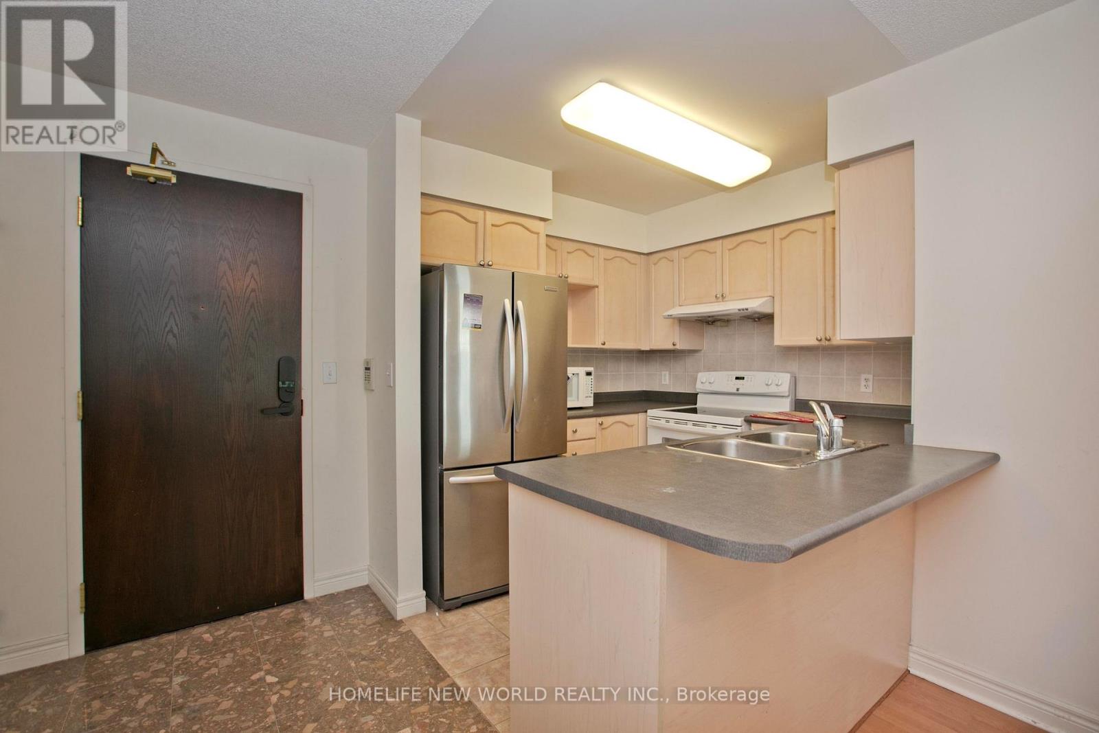 Photo 3 of 1506 23 Hollywood Avenue, Toronto ON