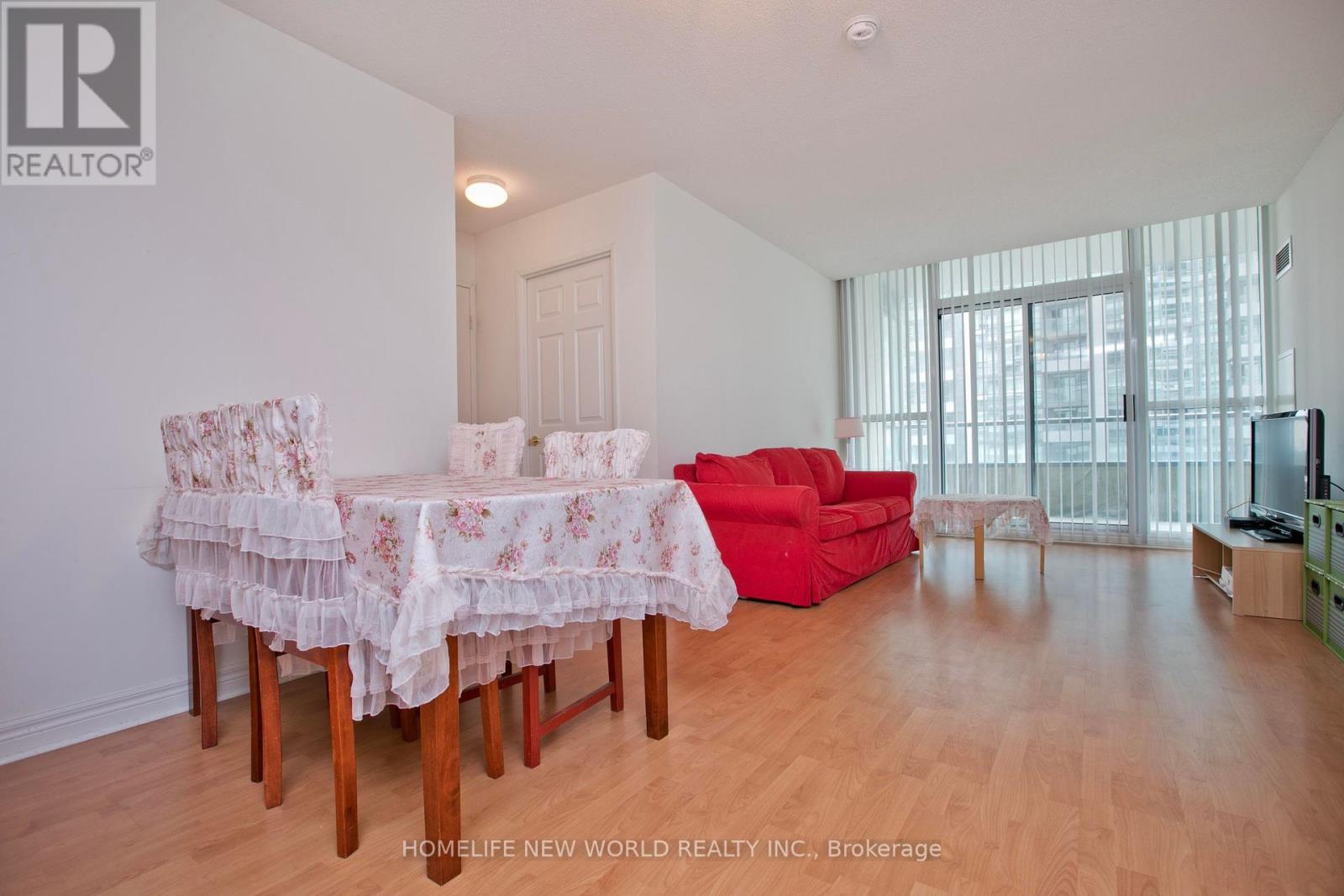 Photo 7 of 1506 23 Hollywood Avenue, Toronto ON