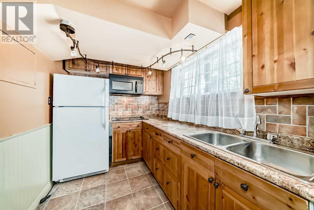 Single Family House 3 Level for Sale in   Ranchview Drive NW Ranchlands Calgary 