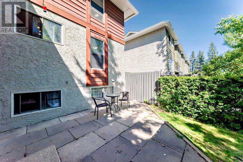 Single Family House 3 Level for Sale in   Ranchview Drive NW Ranchlands Calgary 