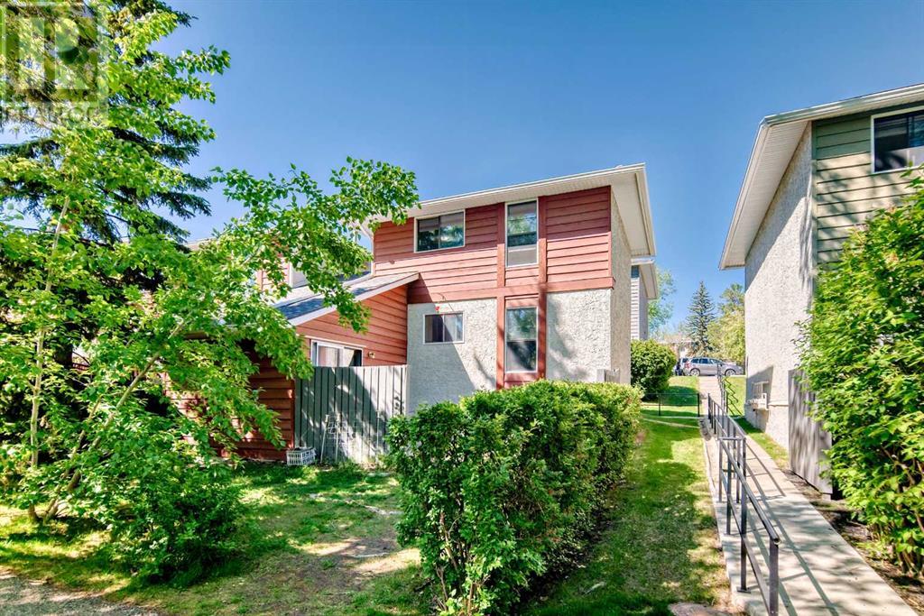 Single Family House 3 Level for Sale in   Ranchview Drive NW Ranchlands Calgary 