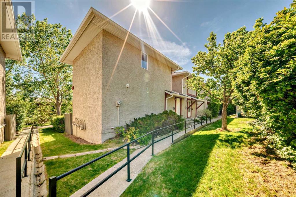 Single Family House 3 Level for Sale in   Ranchview Drive NW Ranchlands Calgary 