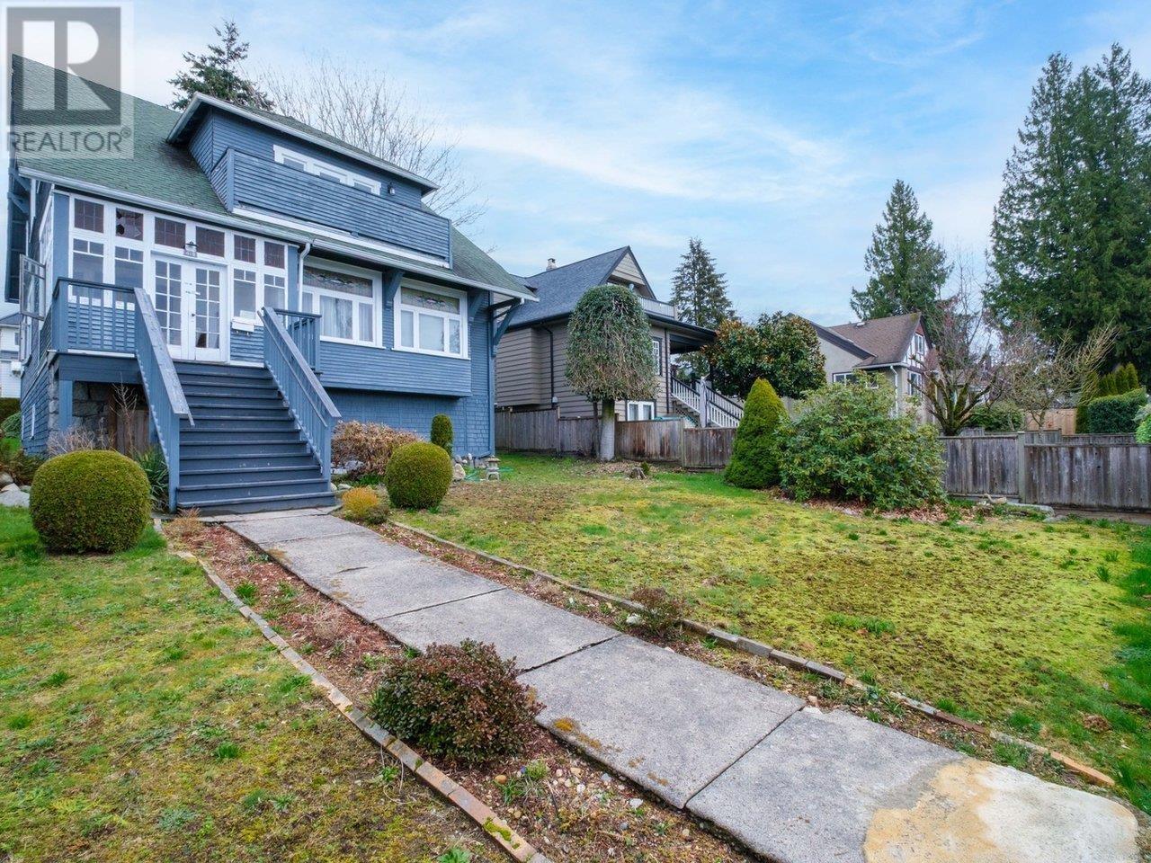 Photo 14 of 418 E Keith Road, North Vancouver BC