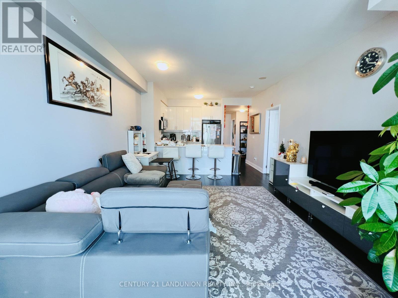 Photo 10 of 1305 2900 Highway 7 Road, Vaughan ON