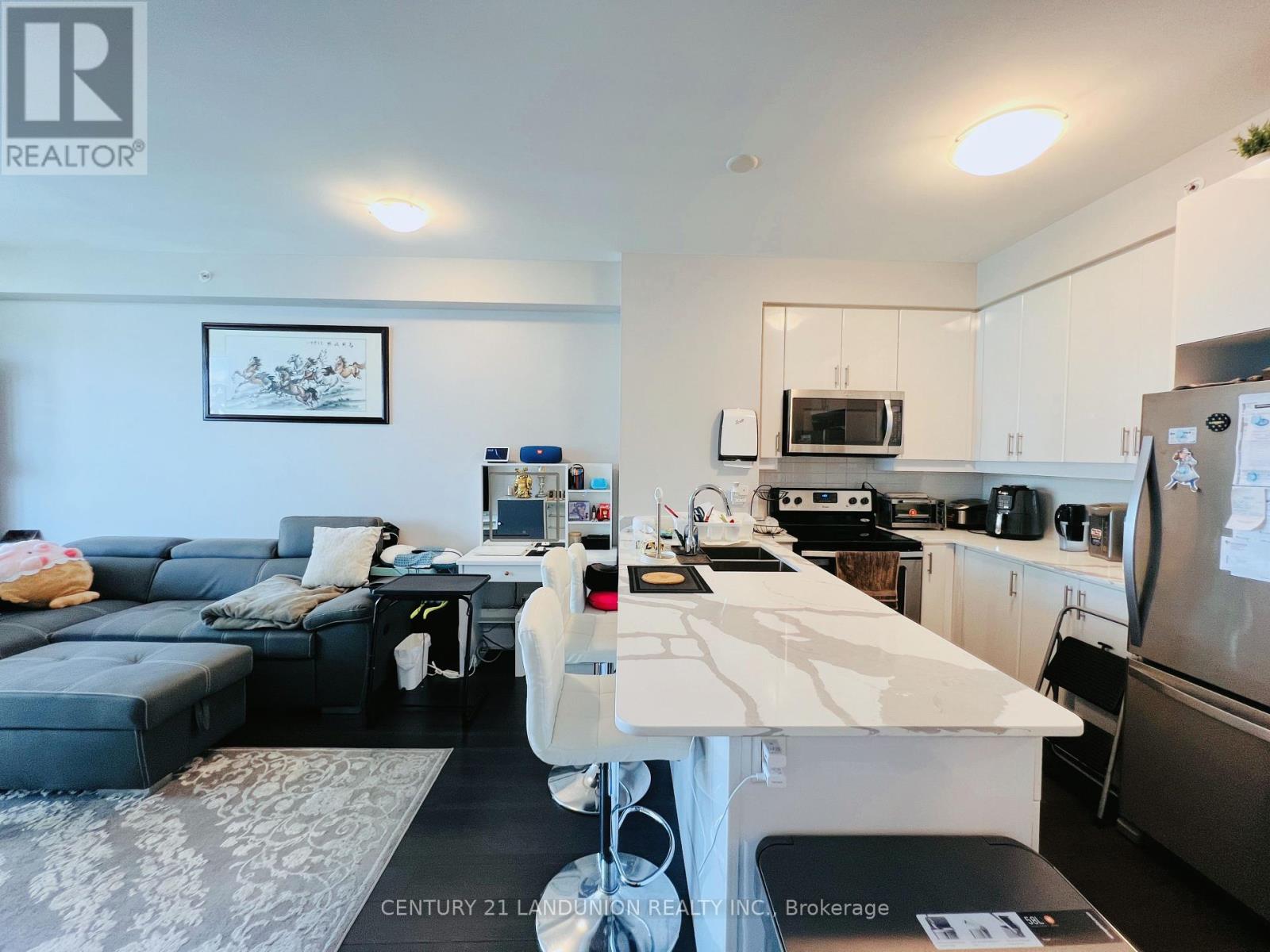 Photo 7 of 1305 2900 Highway 7 Road, Vaughan ON
