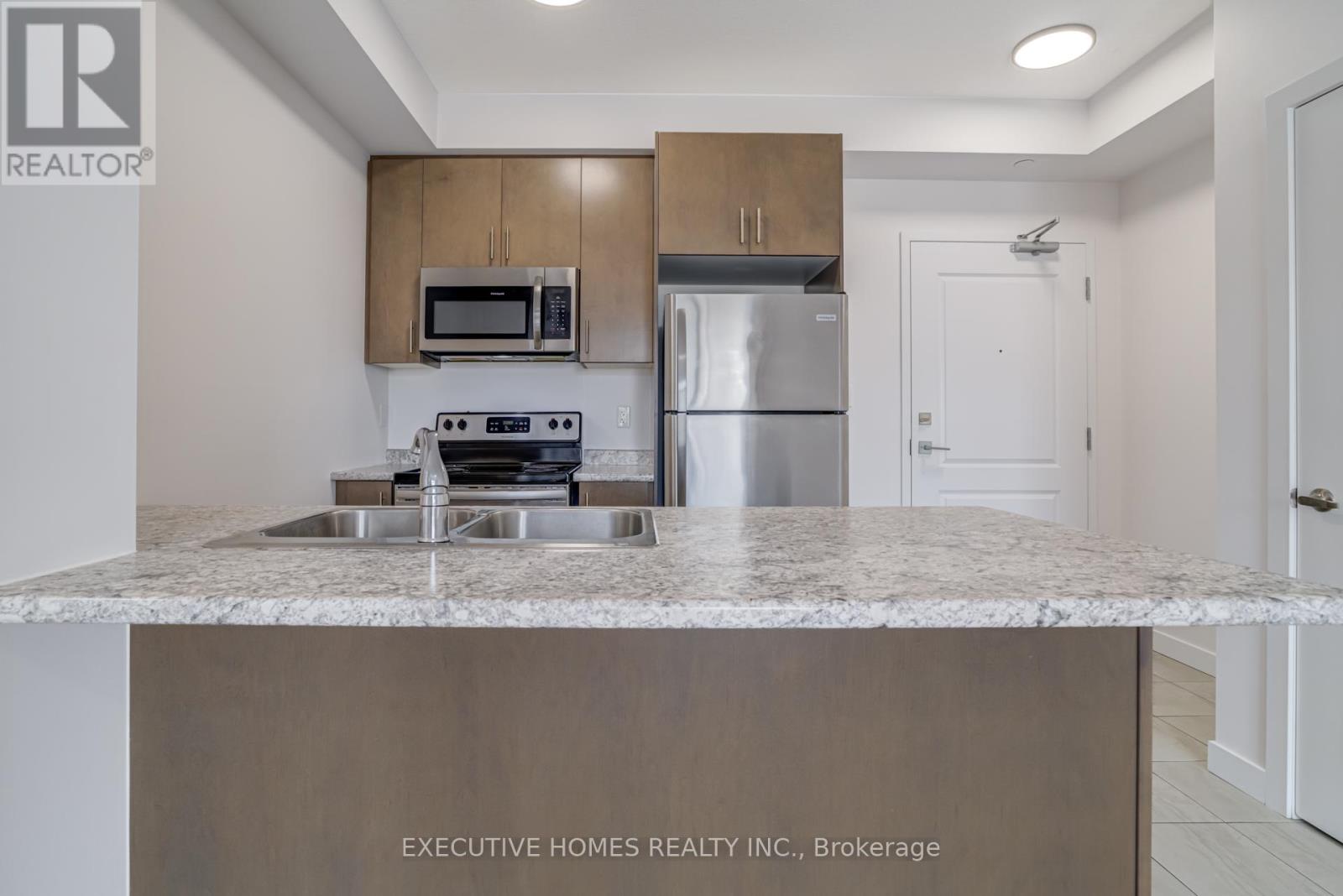Photo 8 of 327 101 Shoreview Place, Hamilton ON