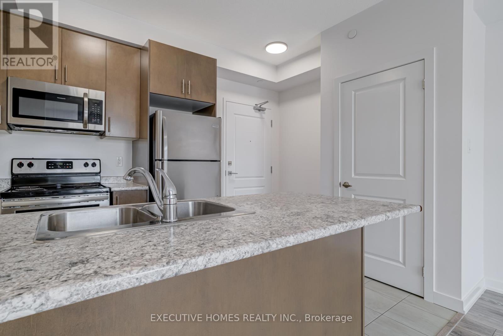 Photo 9 of 327 101 Shoreview Place, Hamilton ON