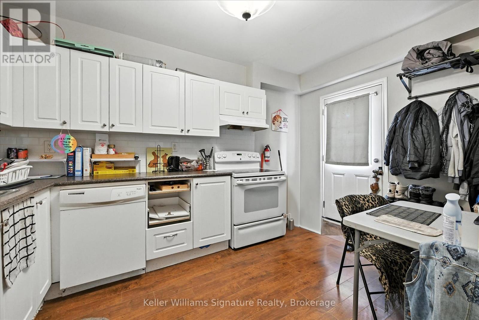 Photo 11 of 9 Tisdale Street S, Hamilton ON