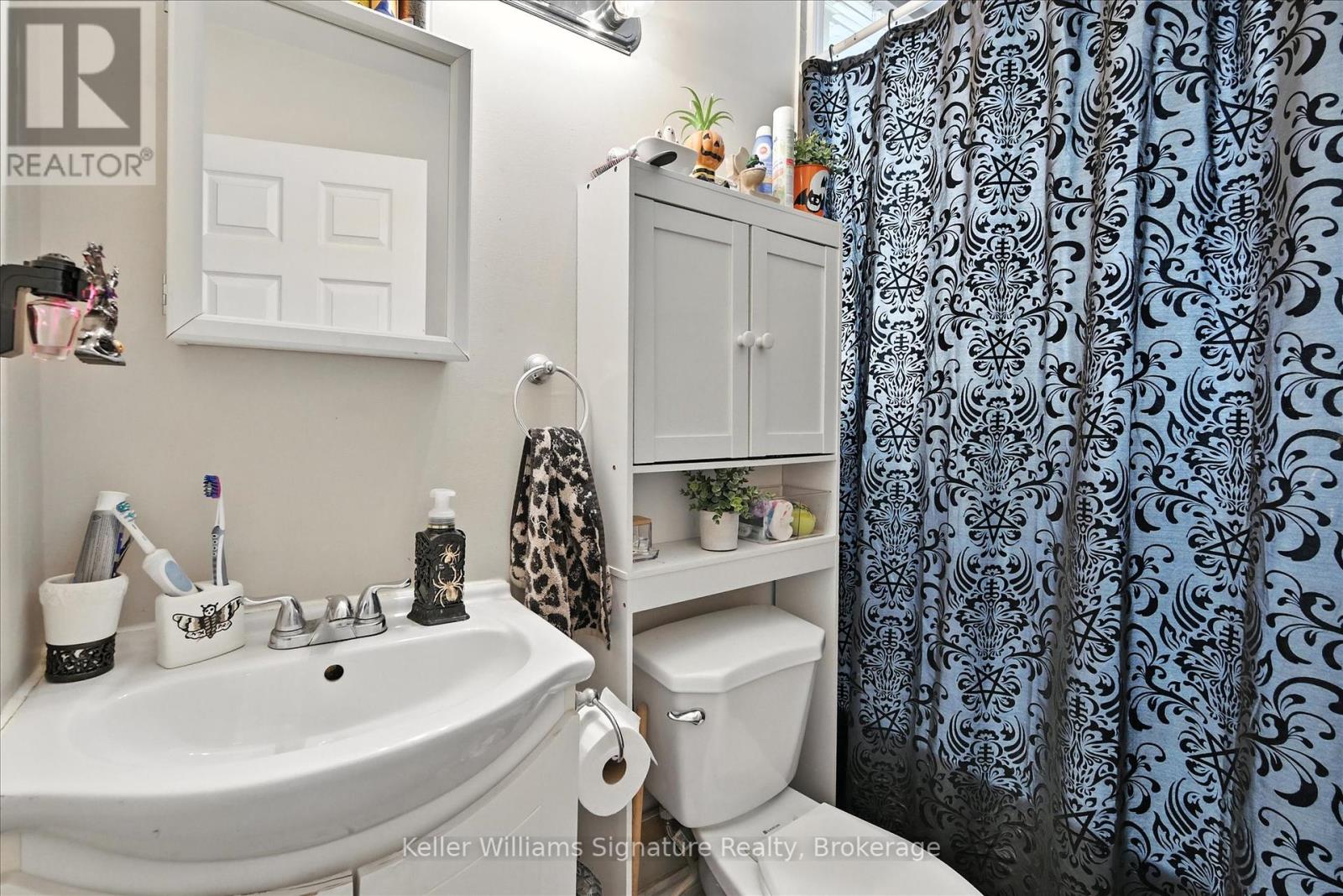 Photo 15 of 9 Tisdale Street S, Hamilton ON