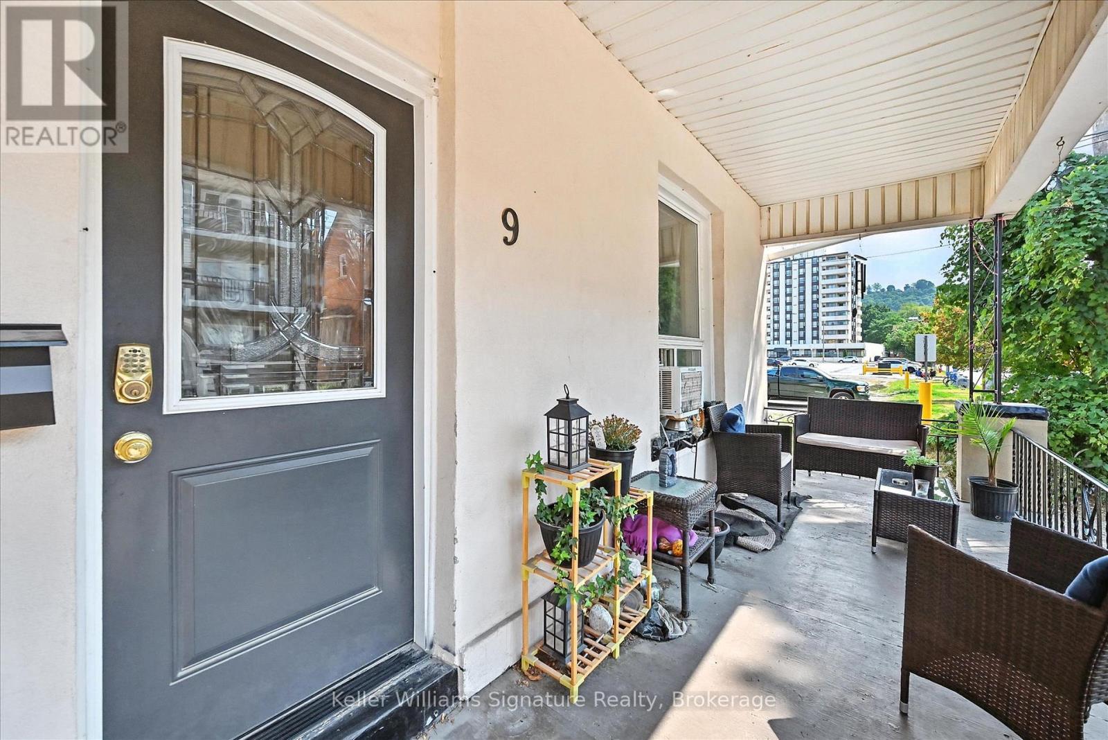 Photo 6 of 9 Tisdale Street S, Hamilton ON