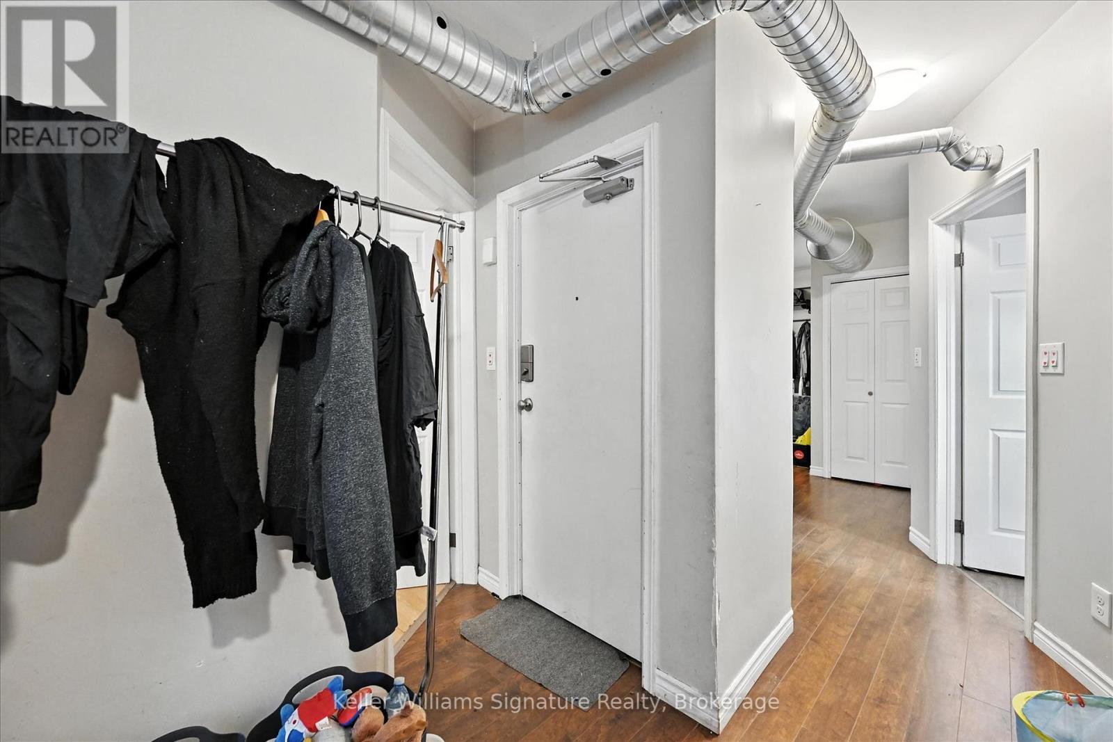 Photo 7 of 9 Tisdale Street S, Hamilton ON