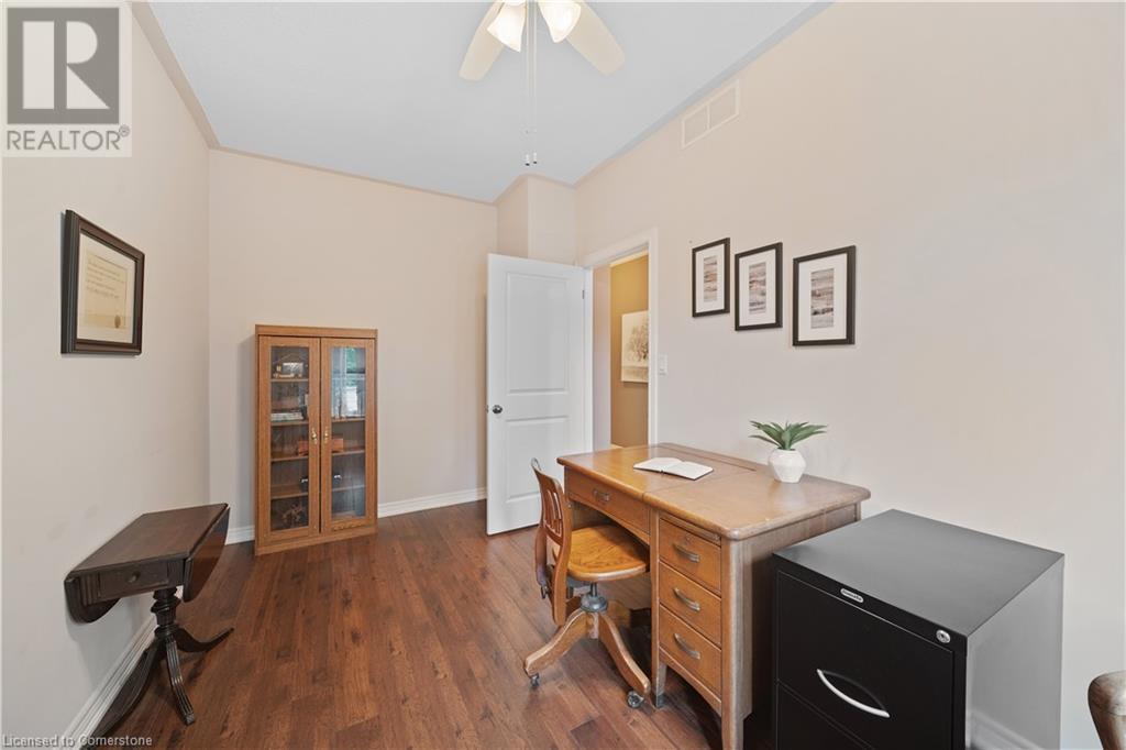Photo 19 of 23 Iron Bridge Court, Caledonia ON